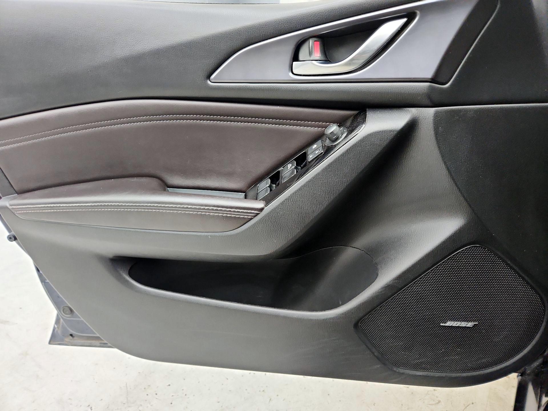 Thumbnail: 2017 Mazda Mazda3 - 12