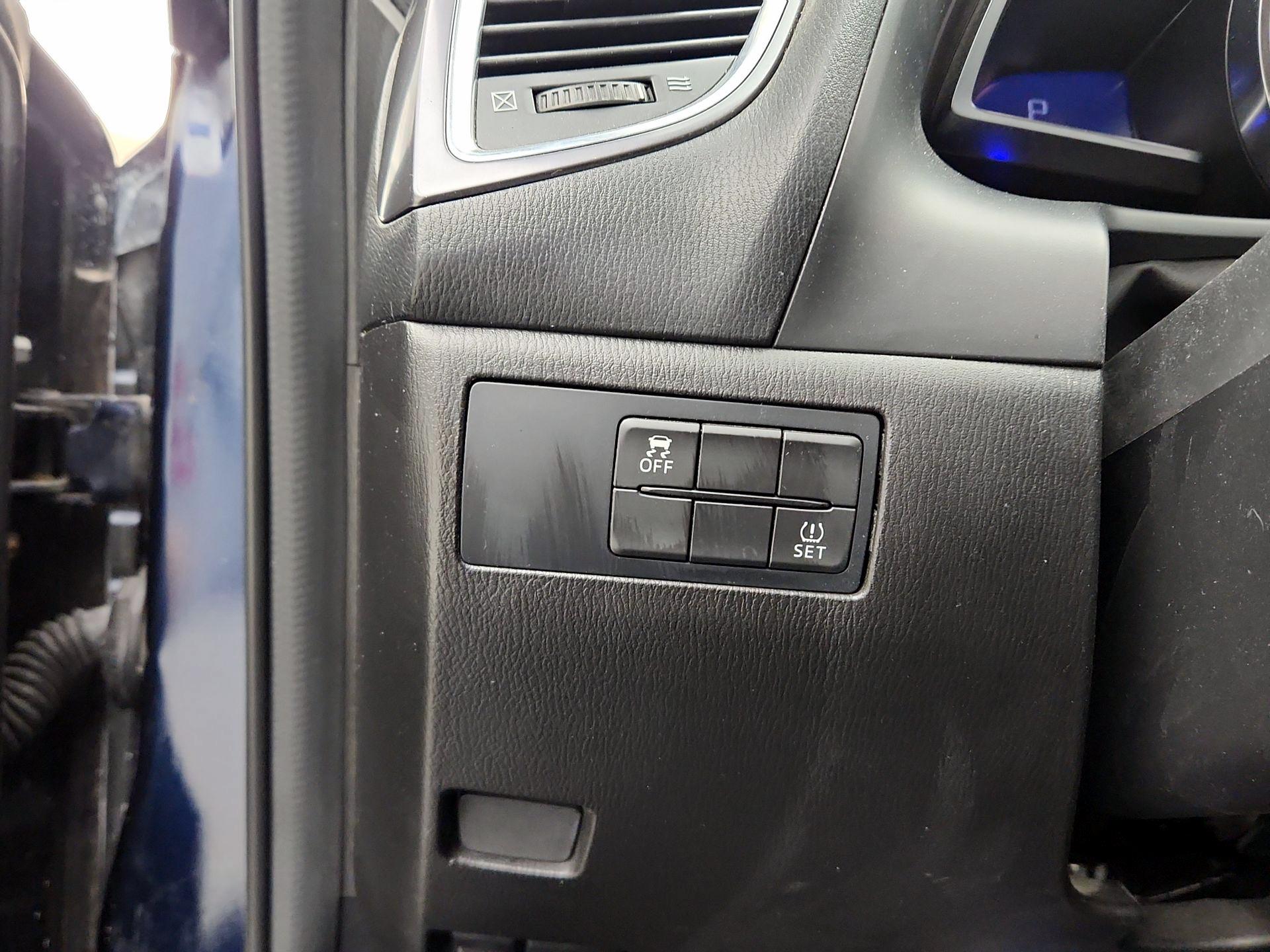 Thumbnail: 2017 Mazda Mazda3 - 13