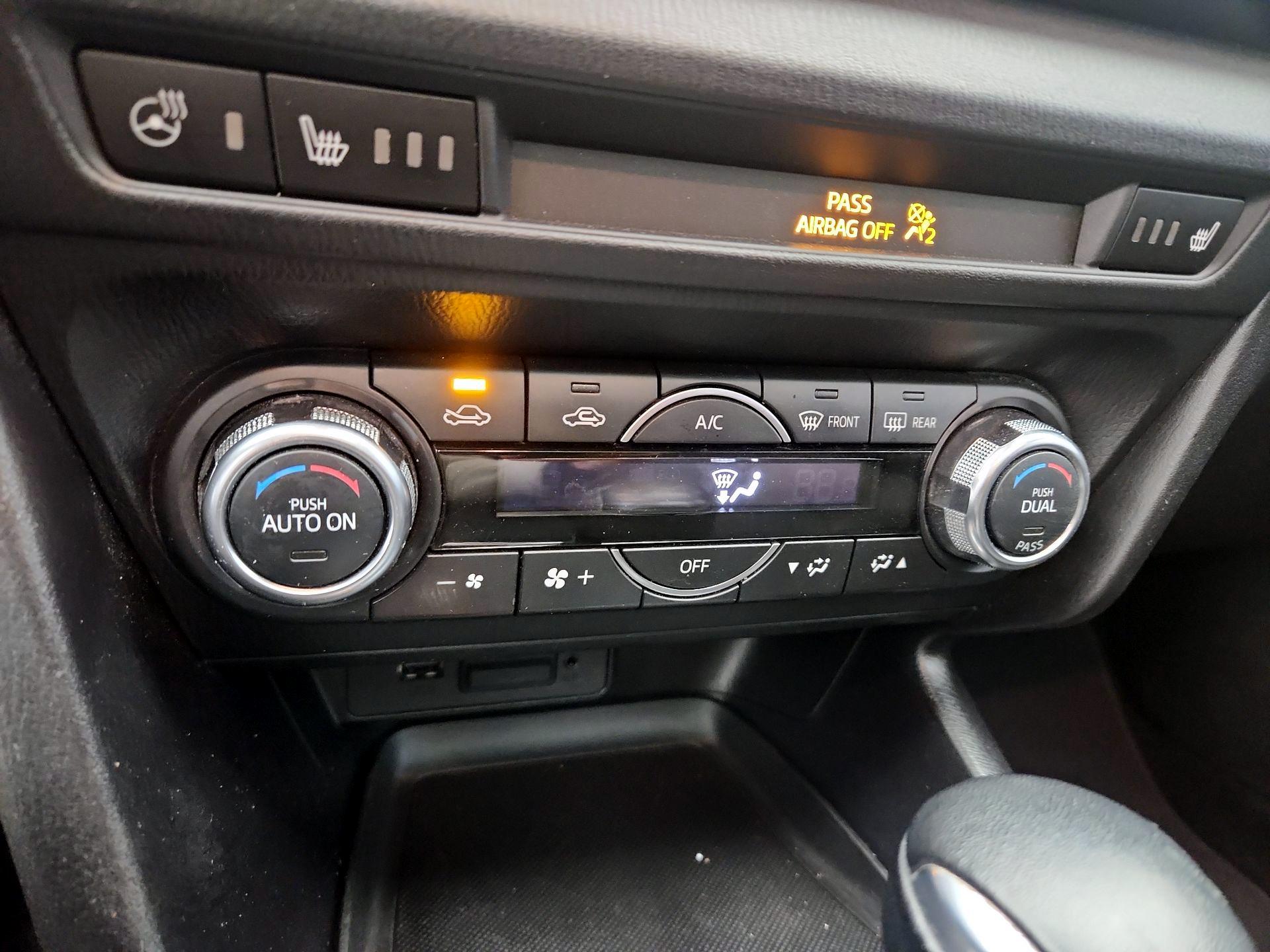 Thumbnail: 2017 Mazda Mazda3 - 17