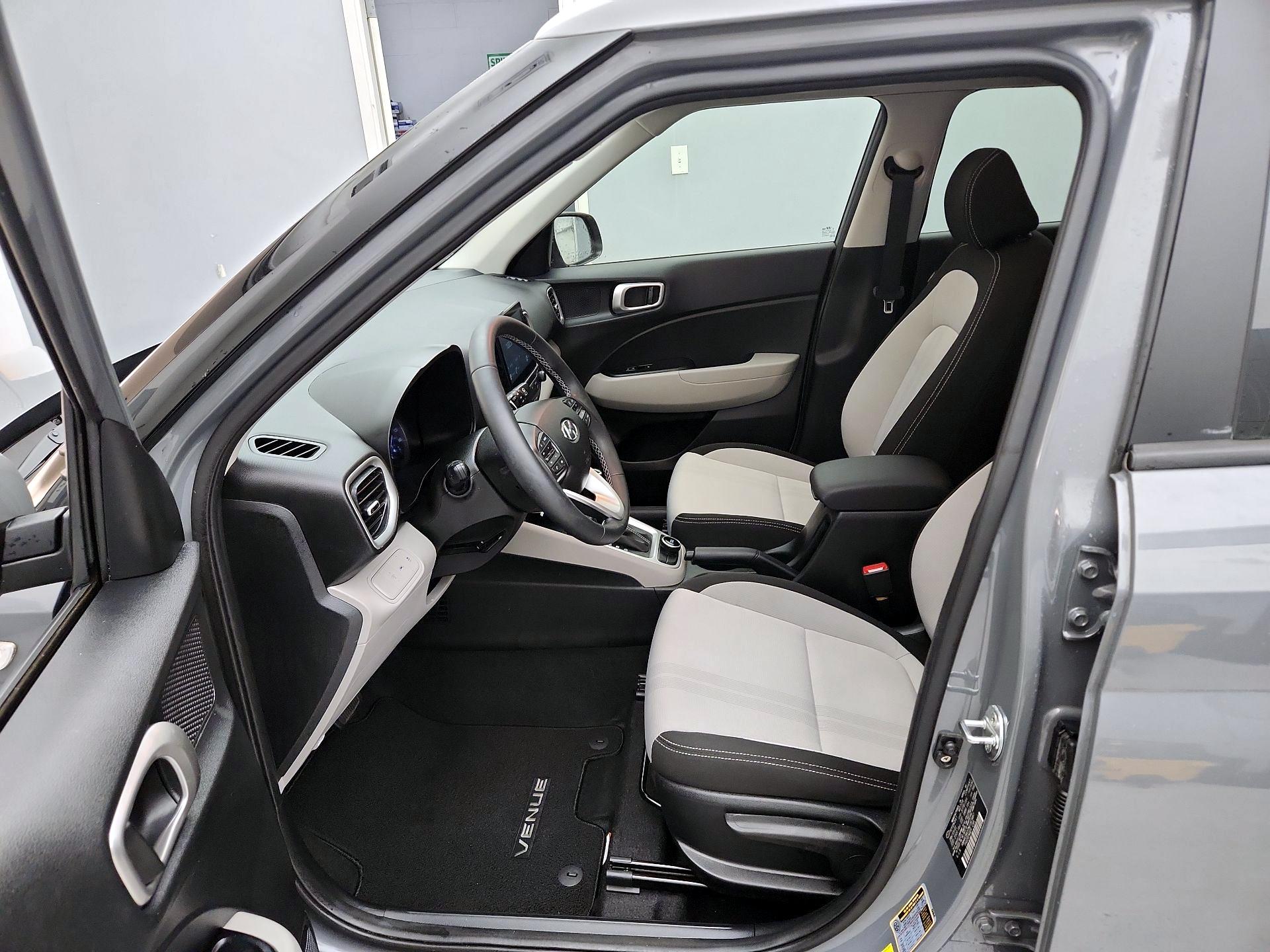 Thumbnail: 2022 Hyundai Venue - 11