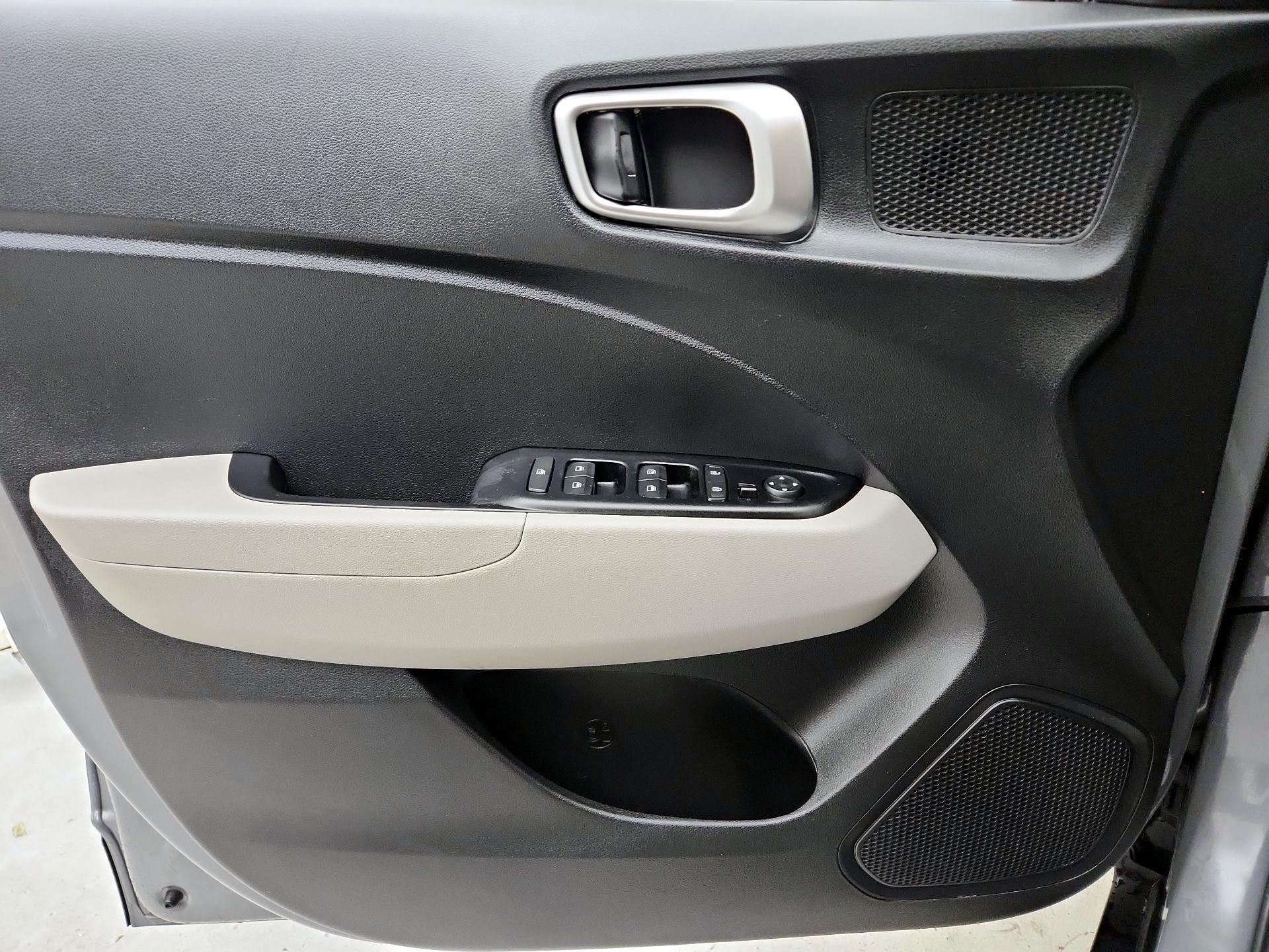 Thumbnail: 2022 Hyundai Venue - 12