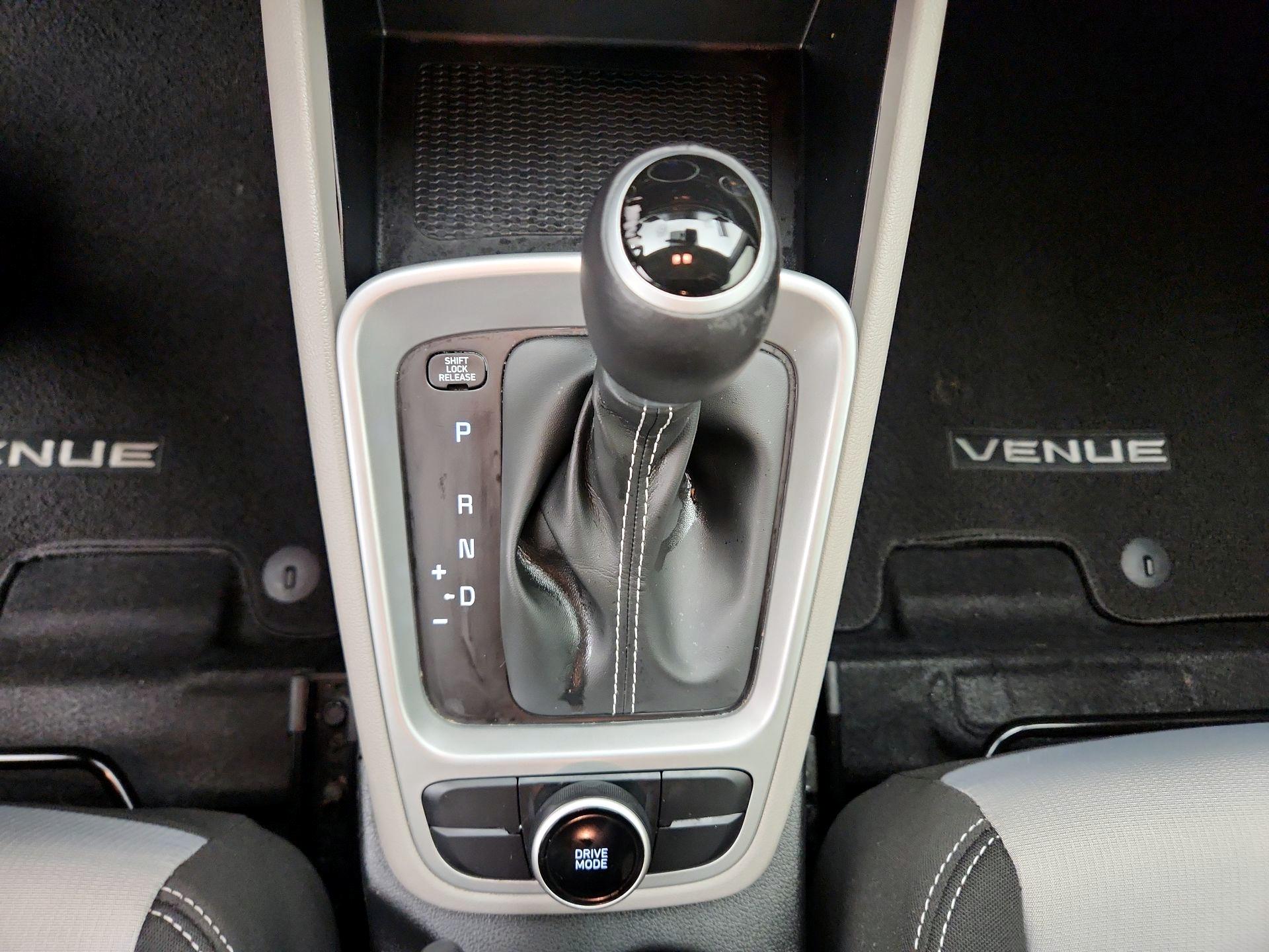 Thumbnail: 2022 Hyundai Venue - 17