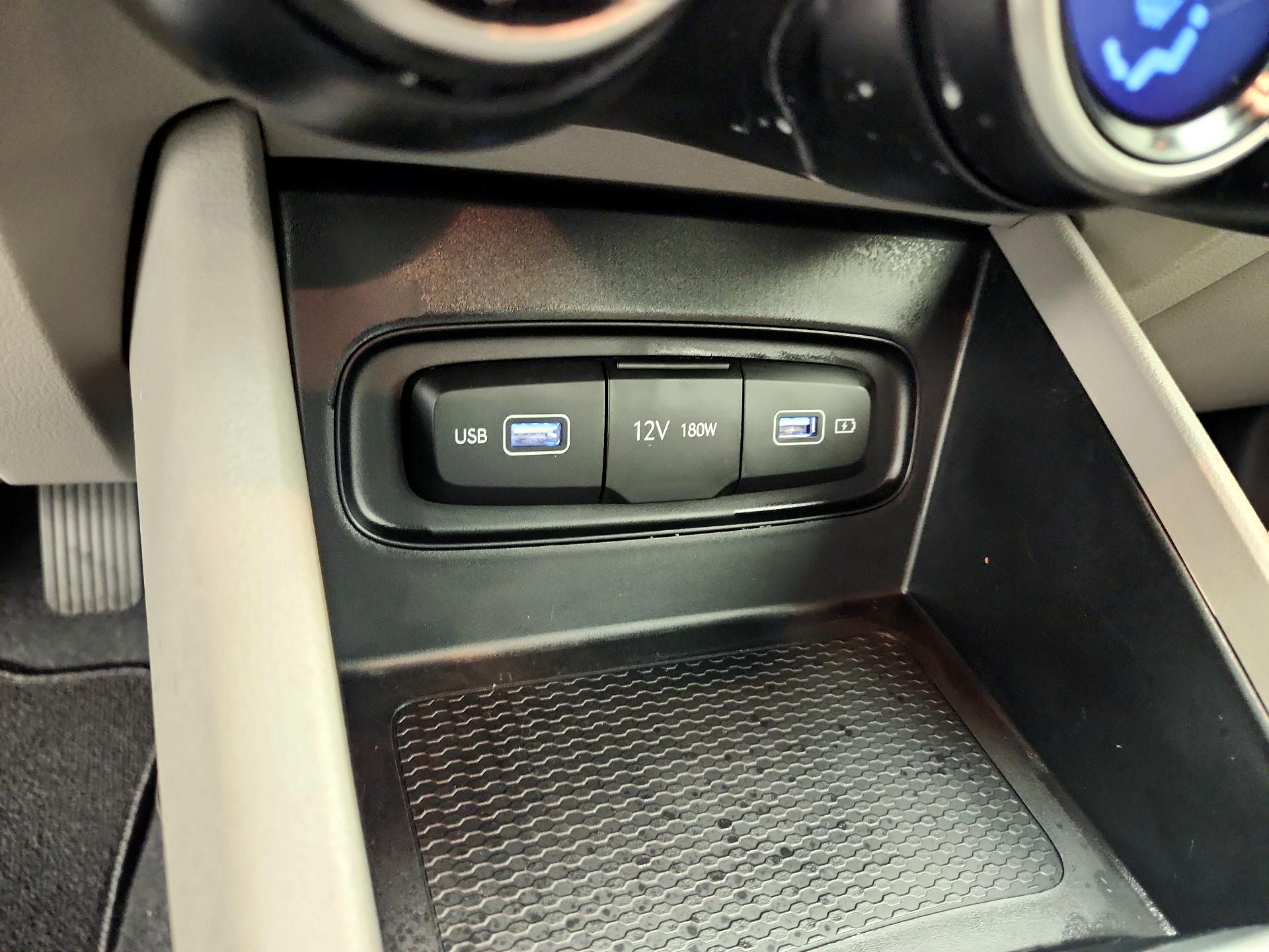 Thumbnail: 2022 Hyundai Venue - 18