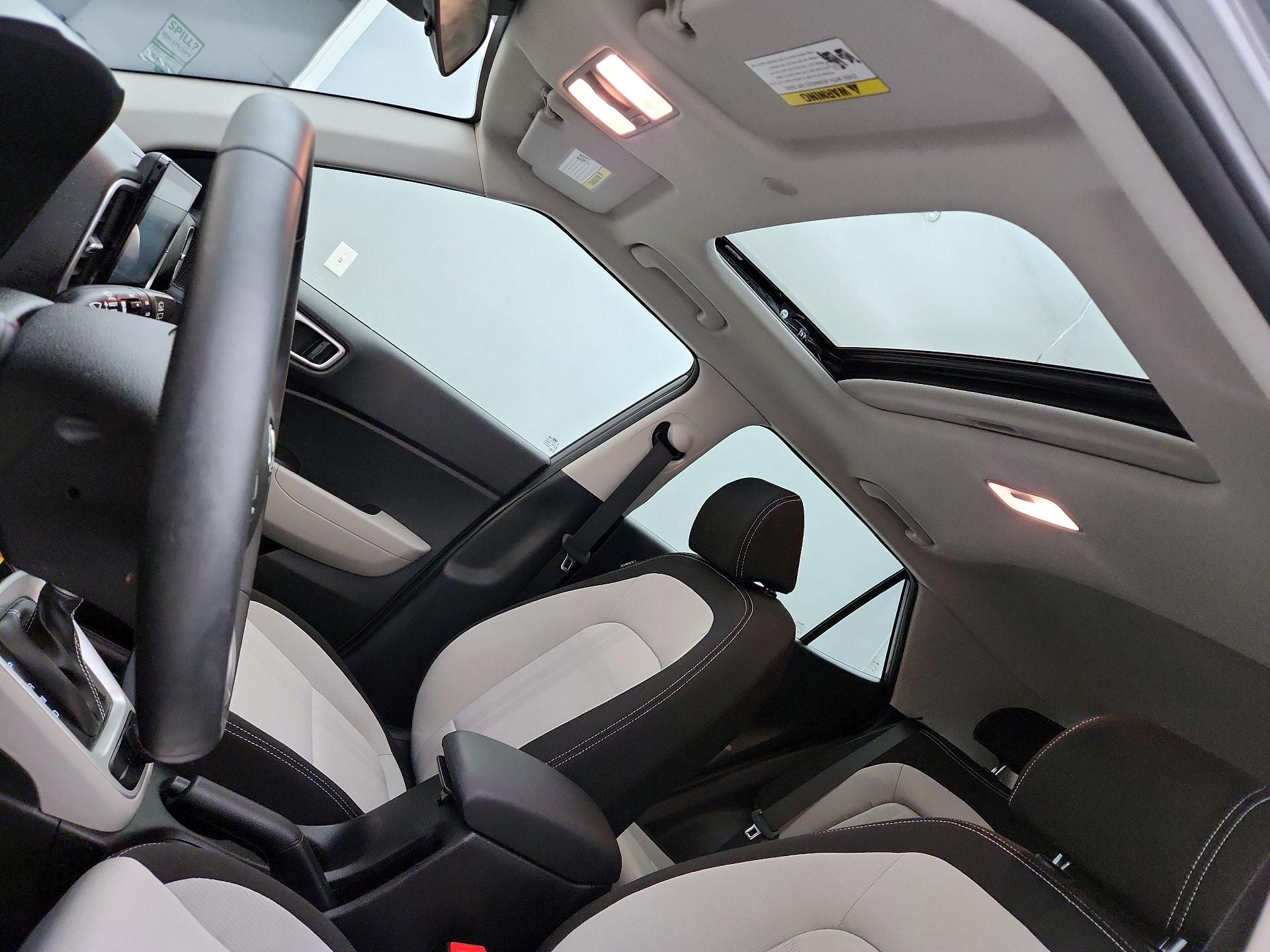 Thumbnail: 2022 Hyundai Venue - 19