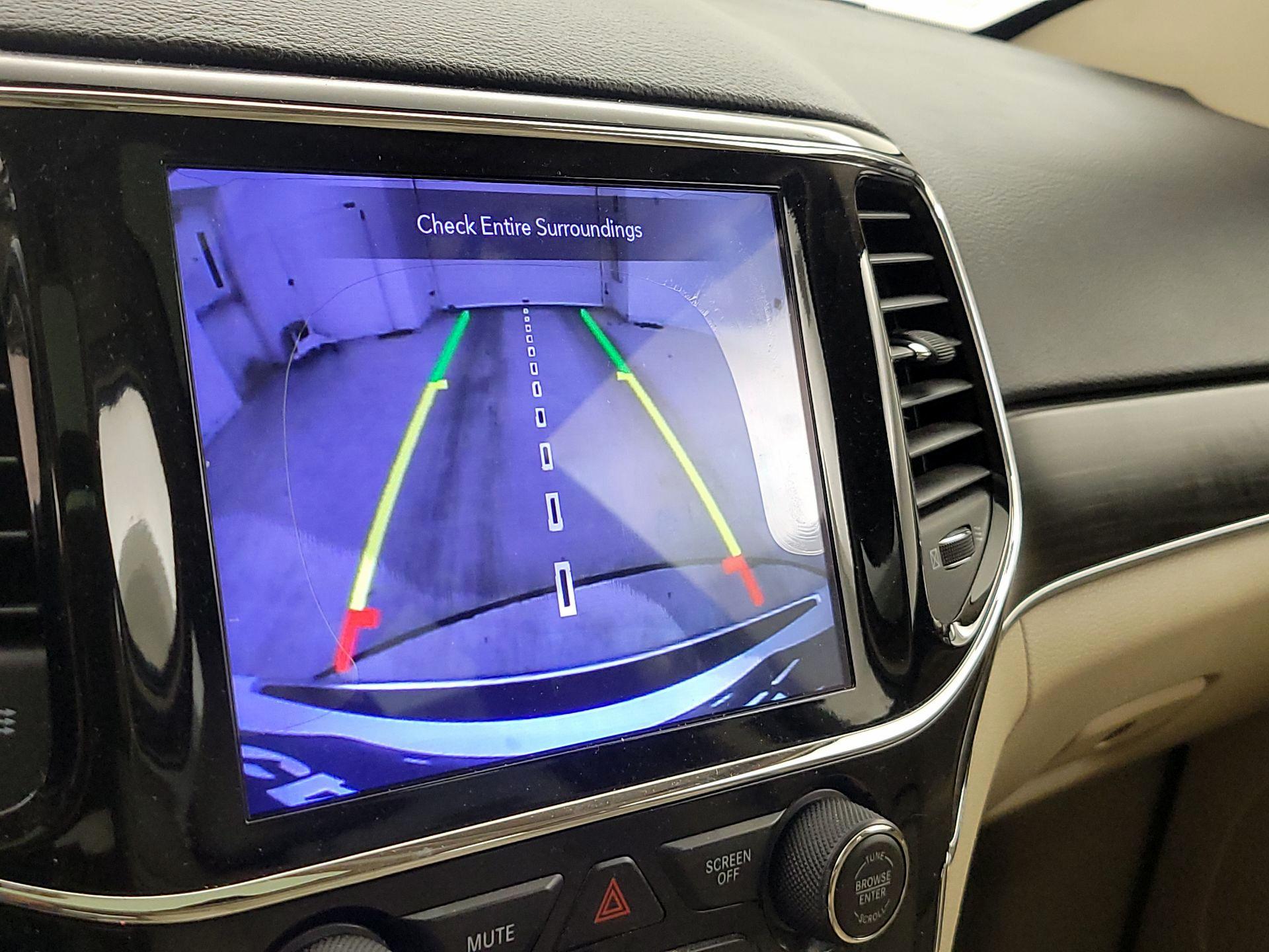 Thumbnail: 2020 Jeep Grand Cherokee - 15