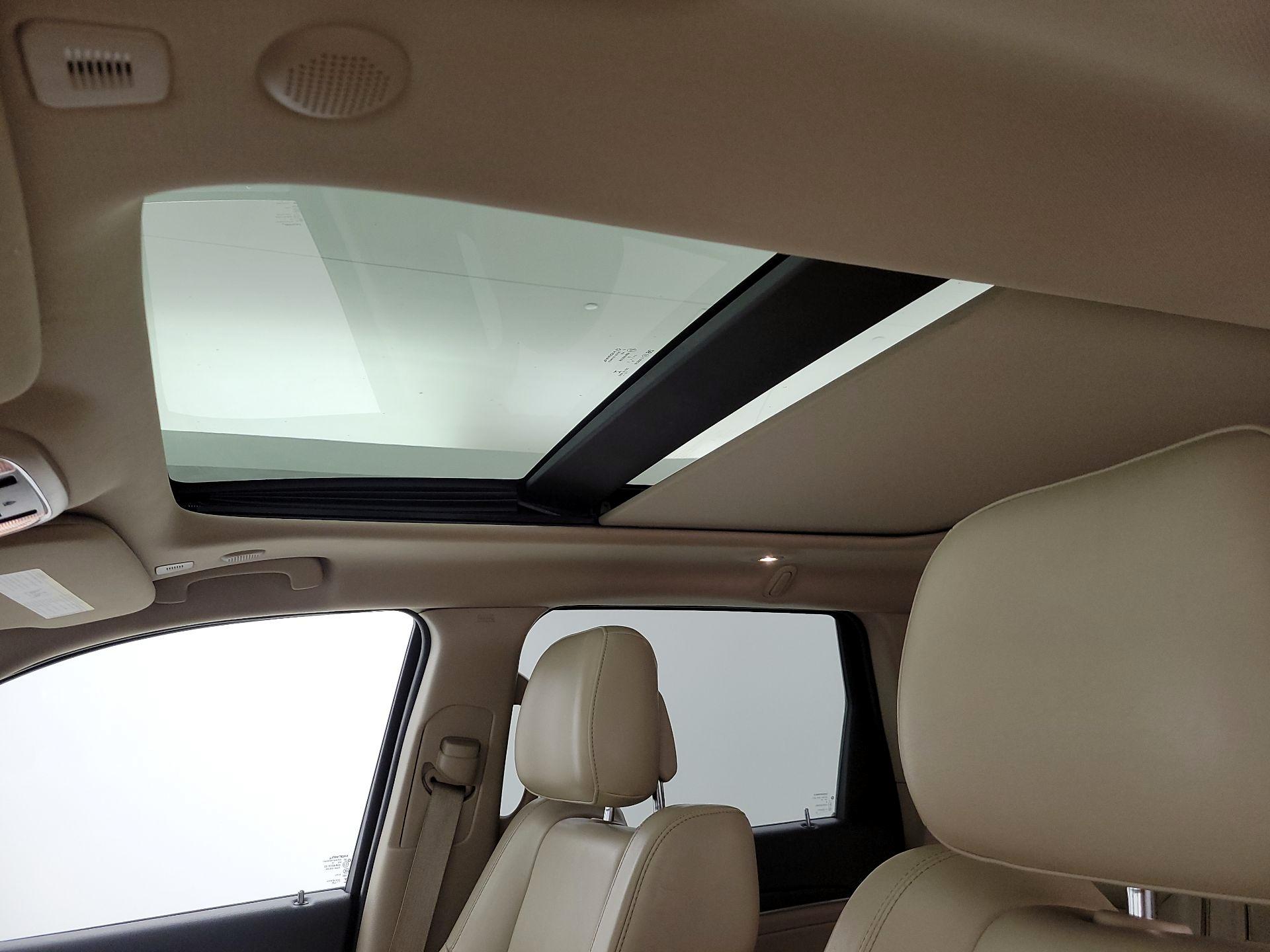 Thumbnail: 2020 Jeep Grand Cherokee - 20