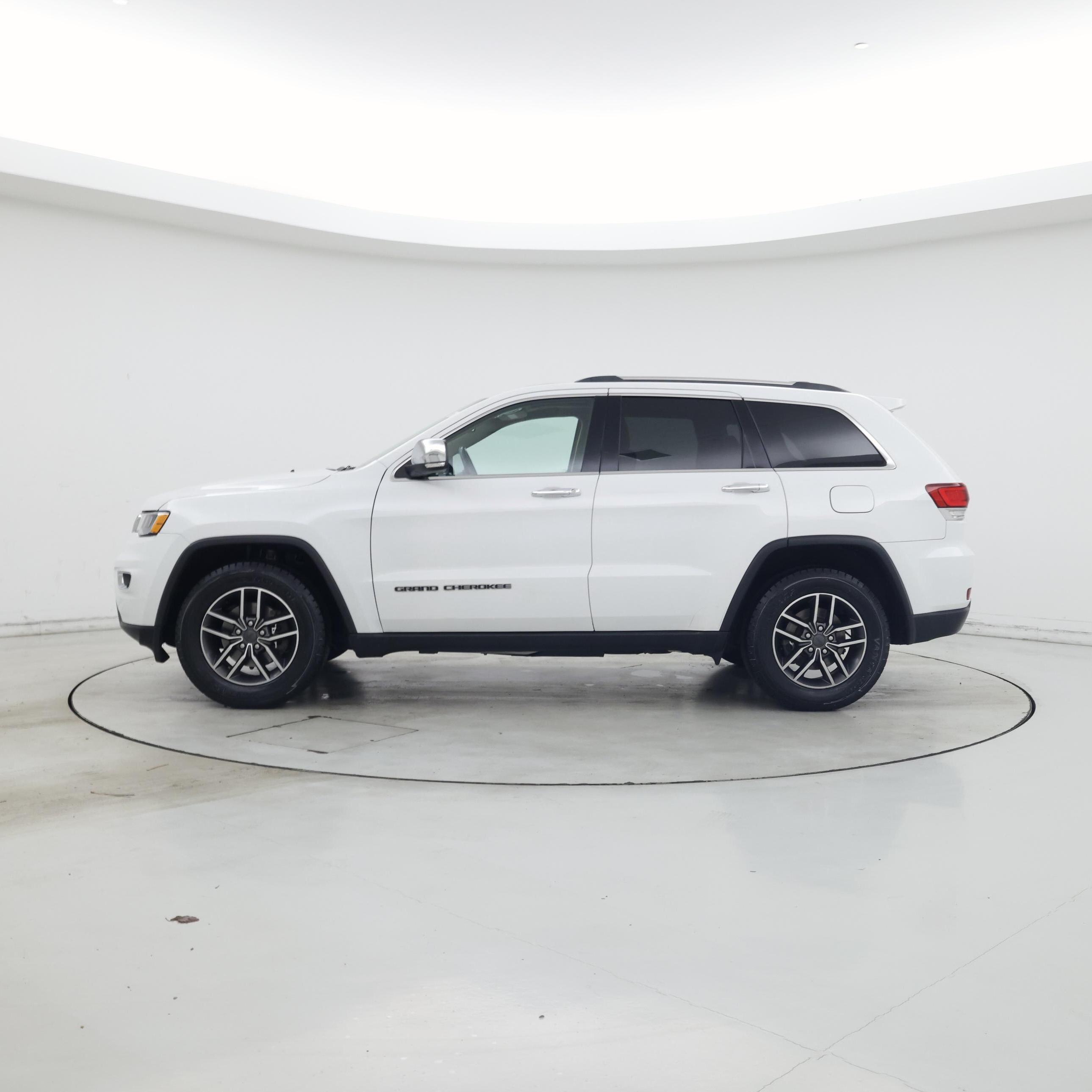 Thumbnail: 2020 Jeep Grand Cherokee - 3