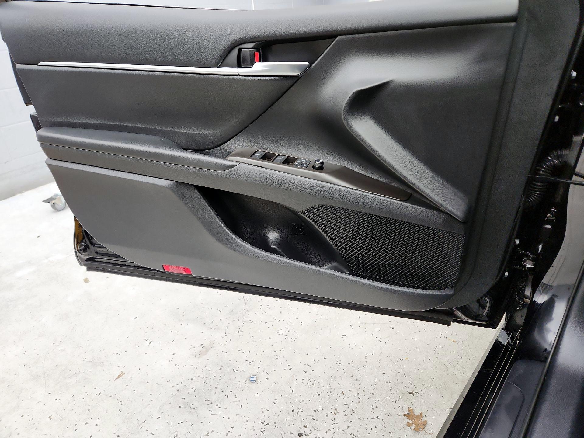 Thumbnail: 2021 Toyota Camry - 12