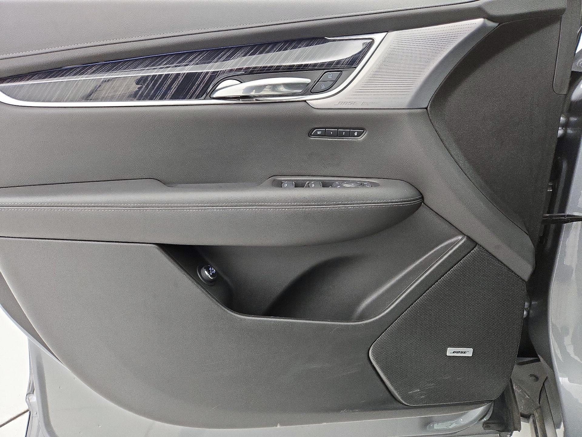 Thumbnail: 2025 Cadillac XT6 - 12