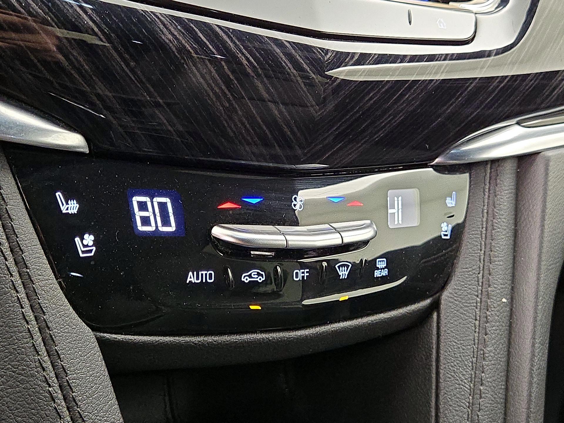 Thumbnail: 2025 Cadillac XT6 - 16