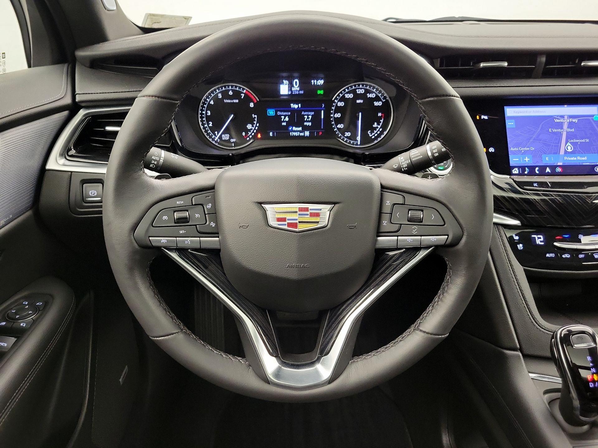 Thumbnail: 2025 Cadillac XT6 - 10