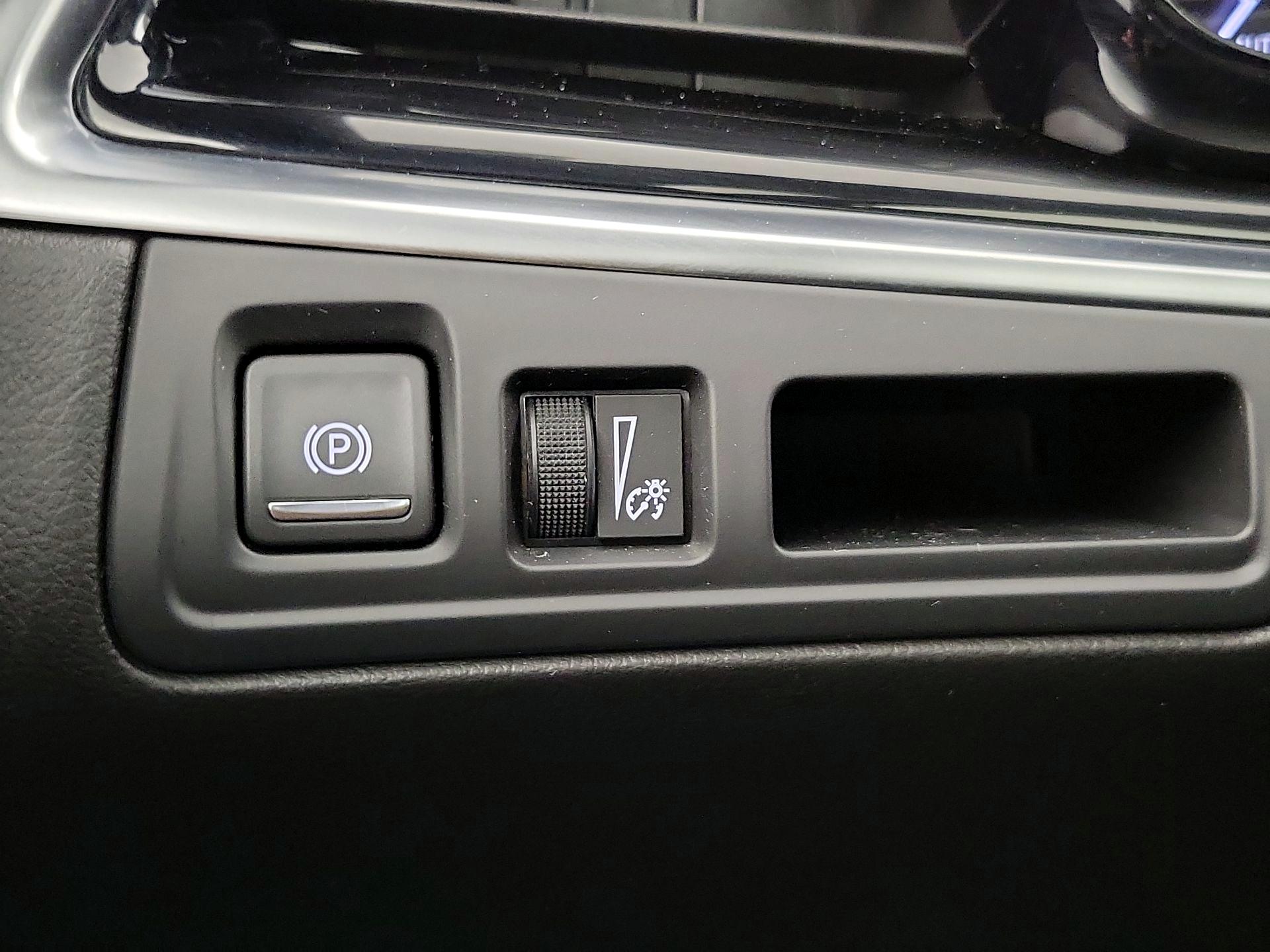 Thumbnail: 2025 Cadillac XT6 - 13