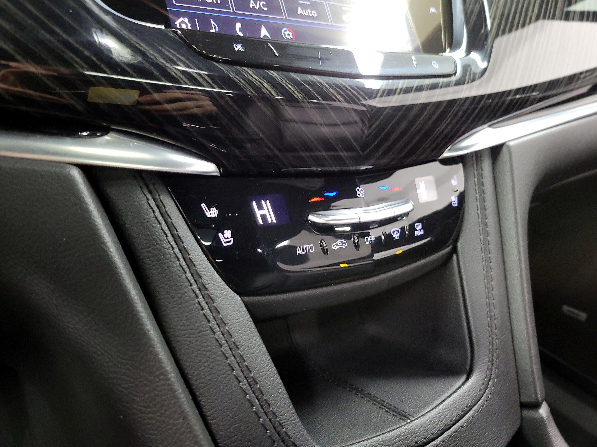 Thumbnail: 2025 Cadillac XT6 - 16