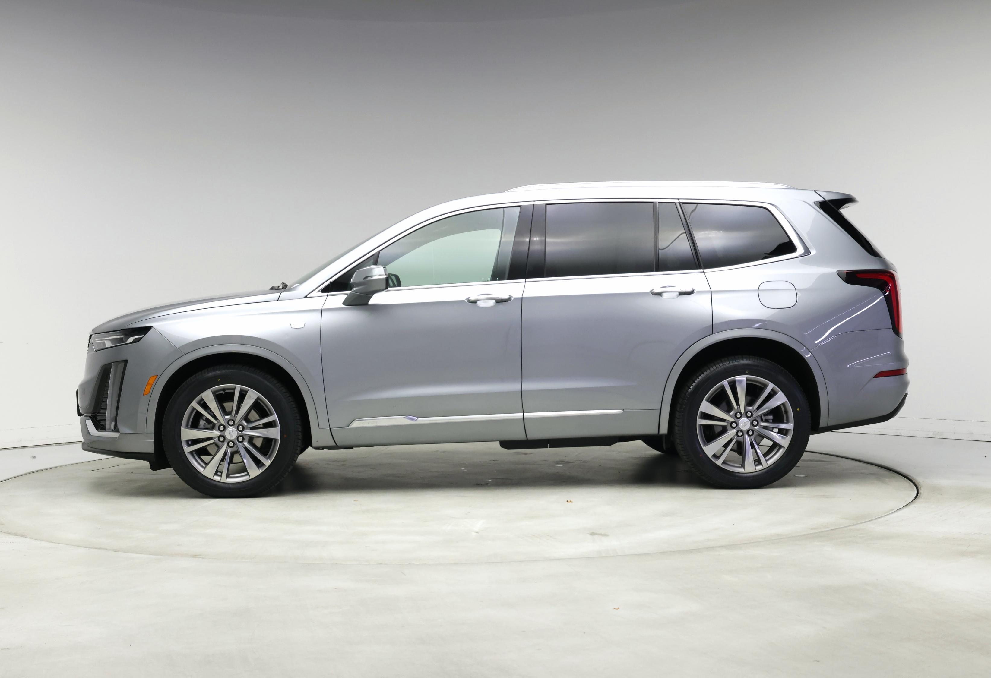 Thumbnail: 2025 Cadillac XT6 - 3