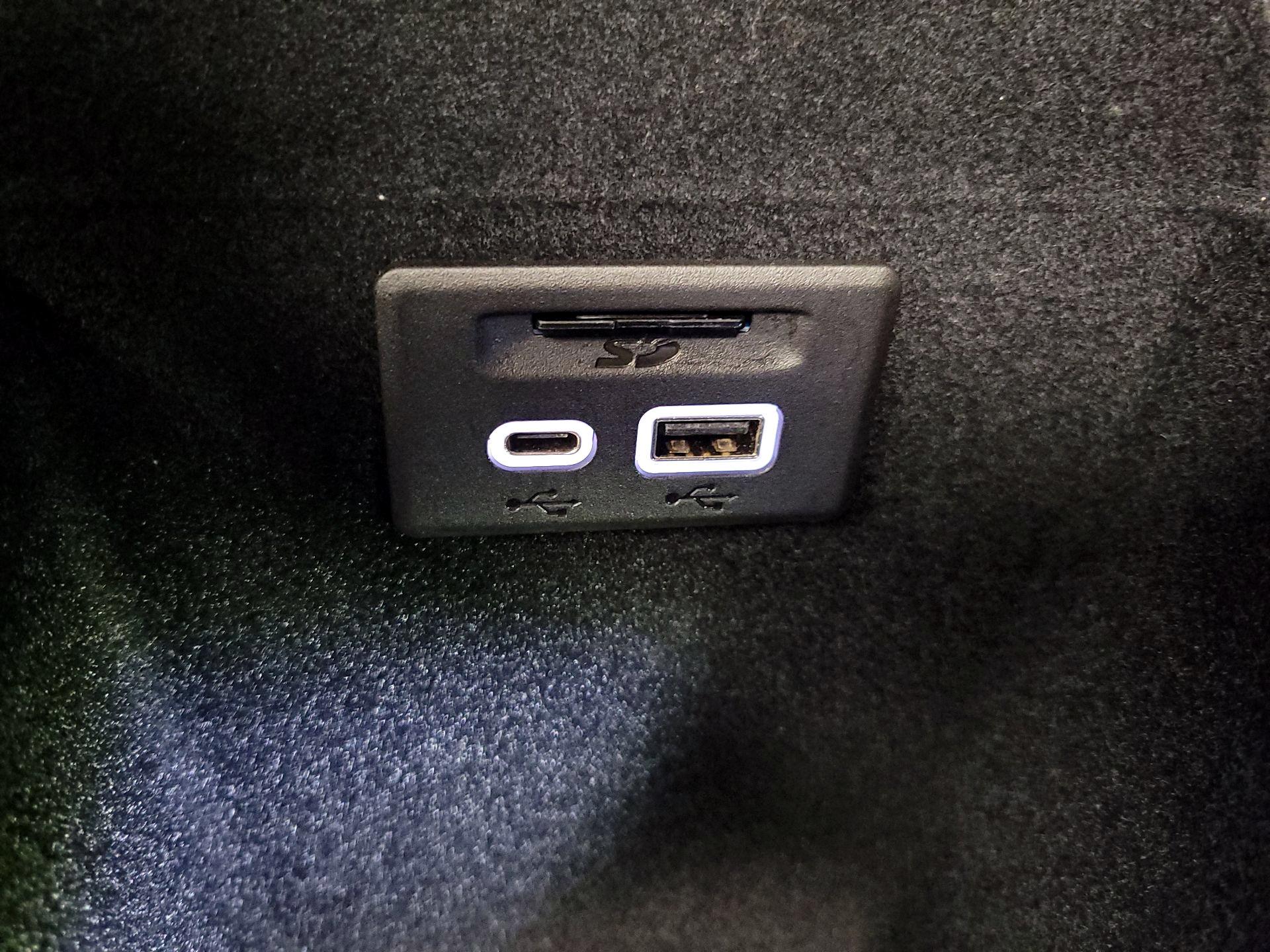 Thumbnail: 2025 Cadillac XT6 - 18