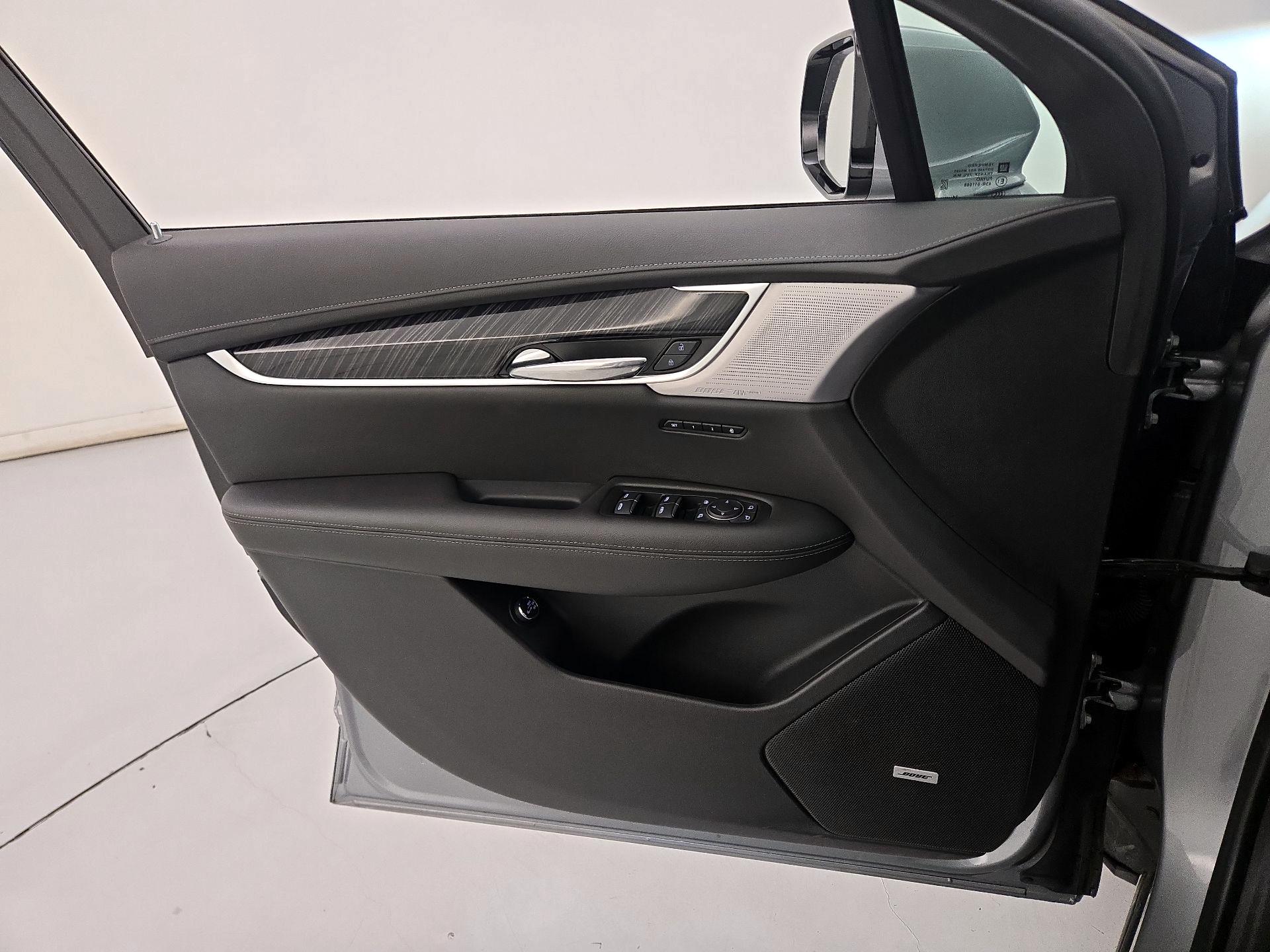 Thumbnail: 2025 Cadillac XT6 - 12