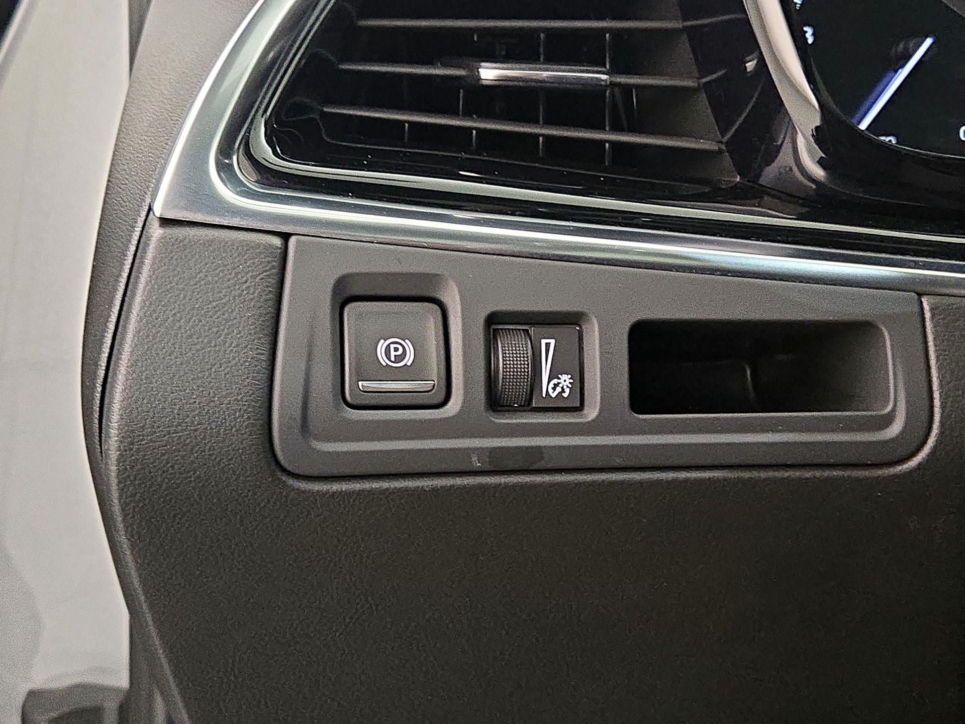 Thumbnail: 2025 Cadillac XT6 - 13