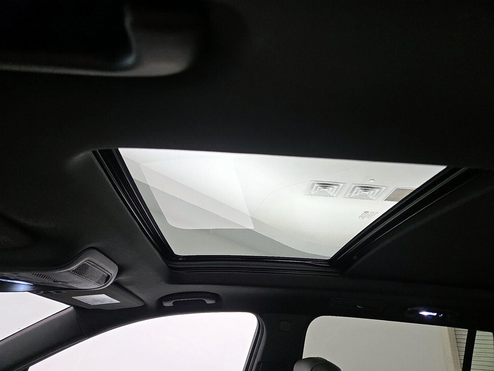 Thumbnail: 2025 Cadillac XT6 - 20