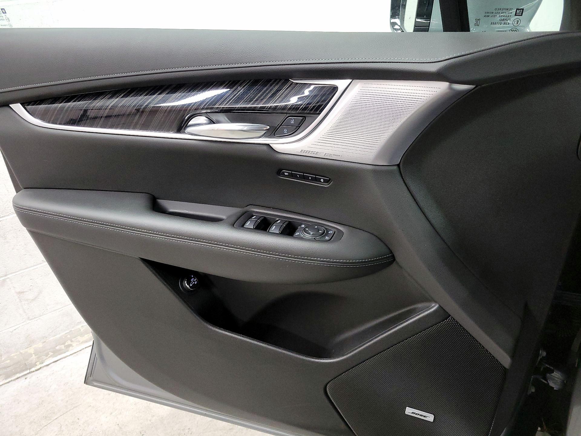 Thumbnail: 2025 Cadillac XT6 - 12