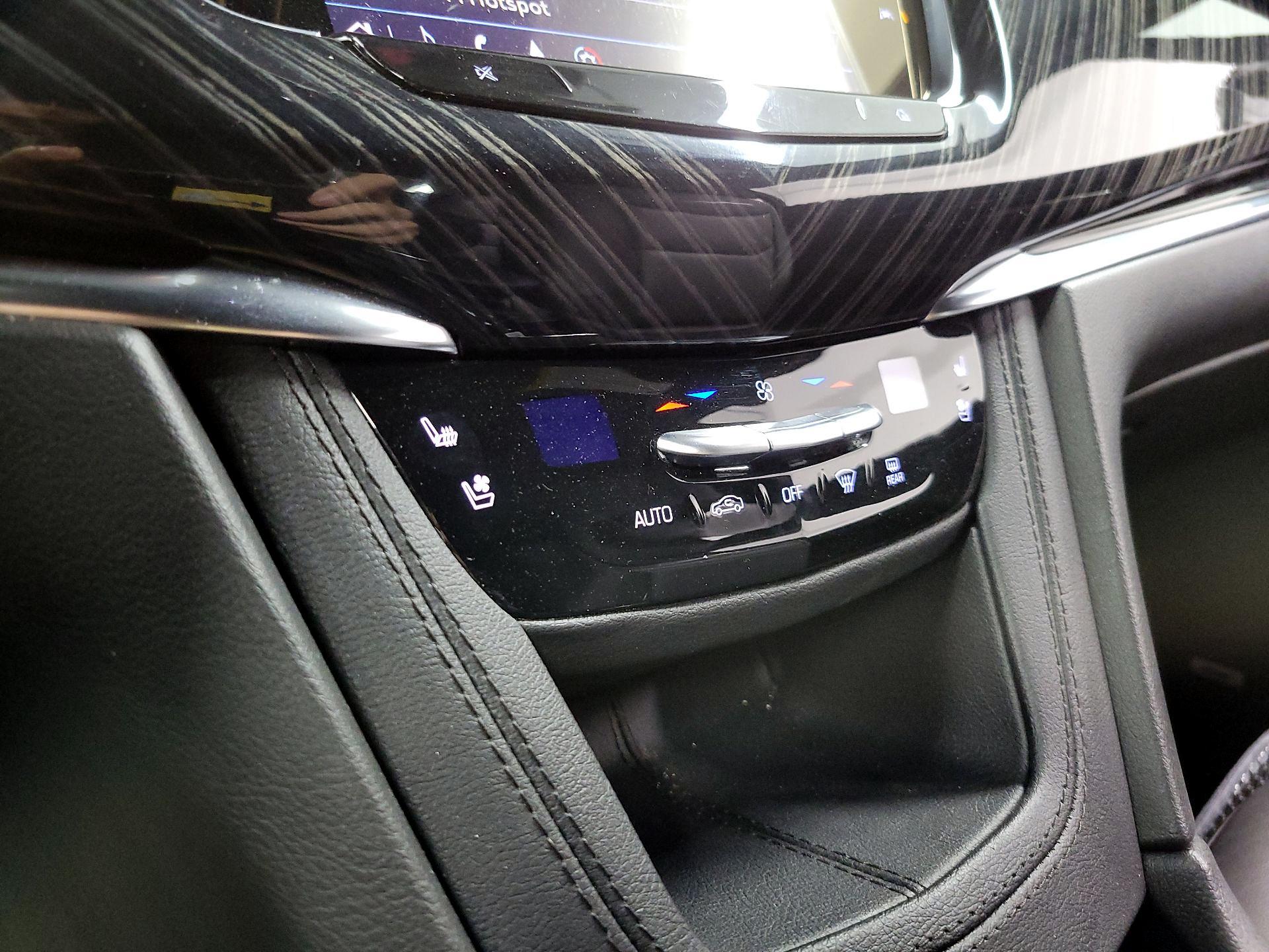 Thumbnail: 2025 Cadillac XT6 - 16