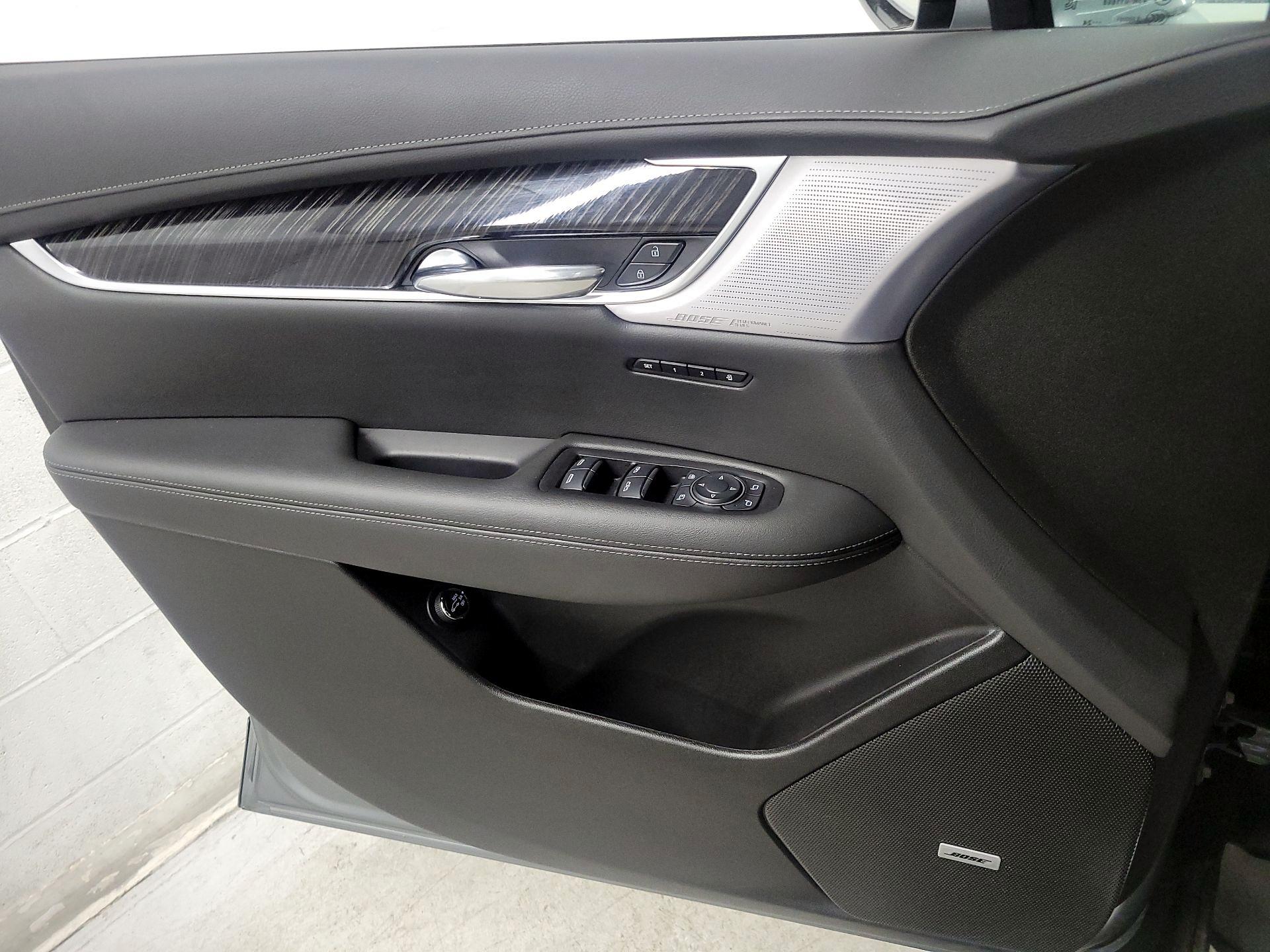 Thumbnail: 2025 Cadillac XT6 - 12