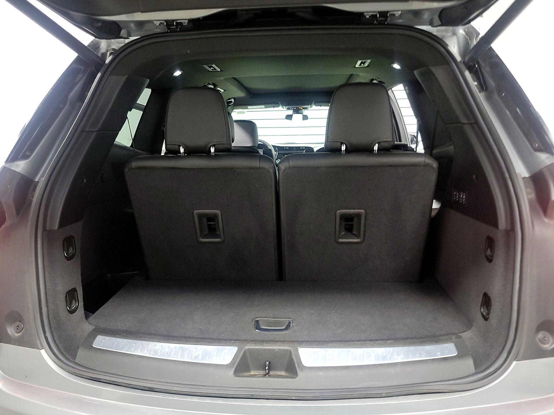 Thumbnail: 2025 Cadillac XT6 - 18