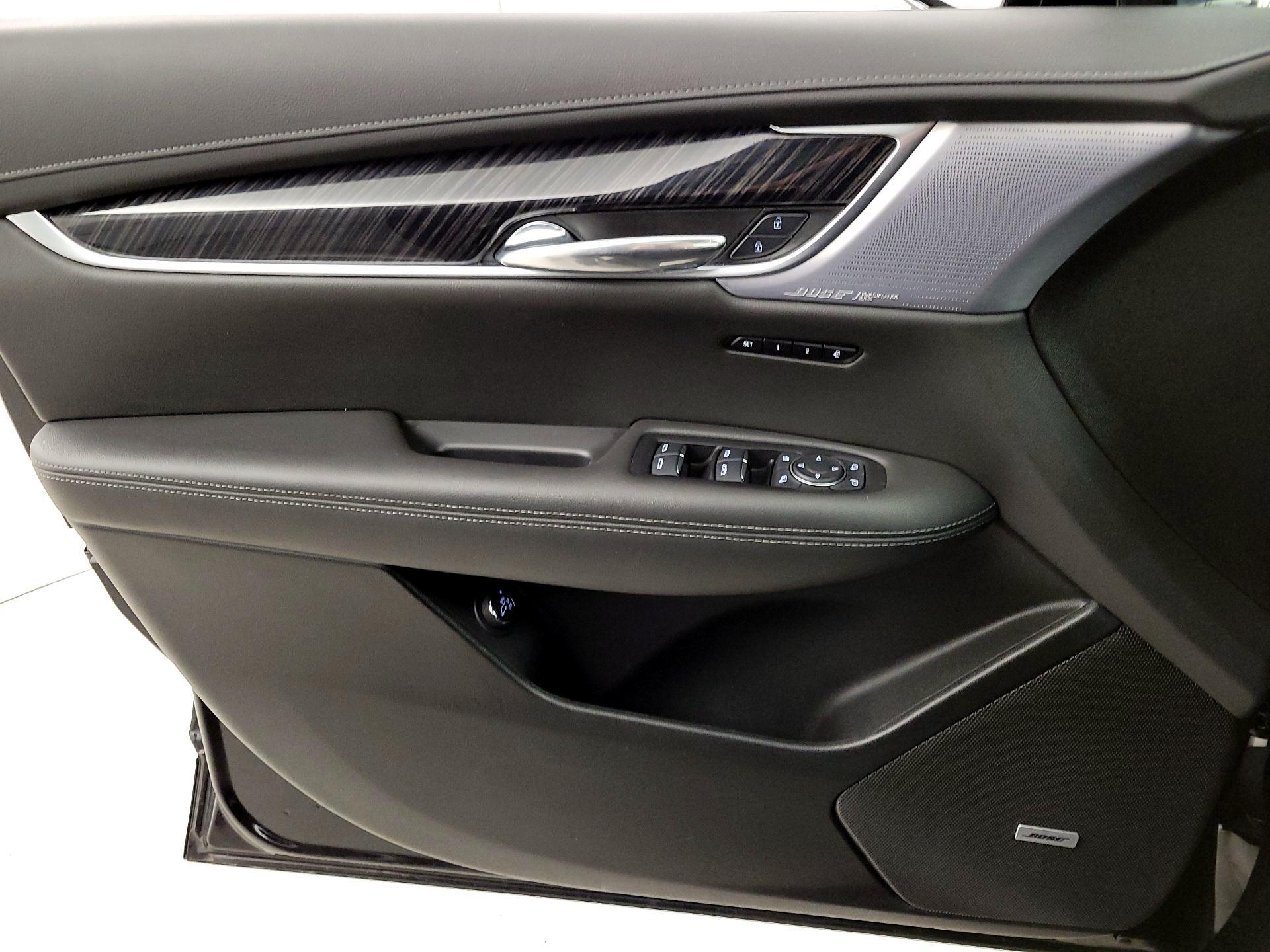 Thumbnail: 2025 Cadillac XT6 - 12