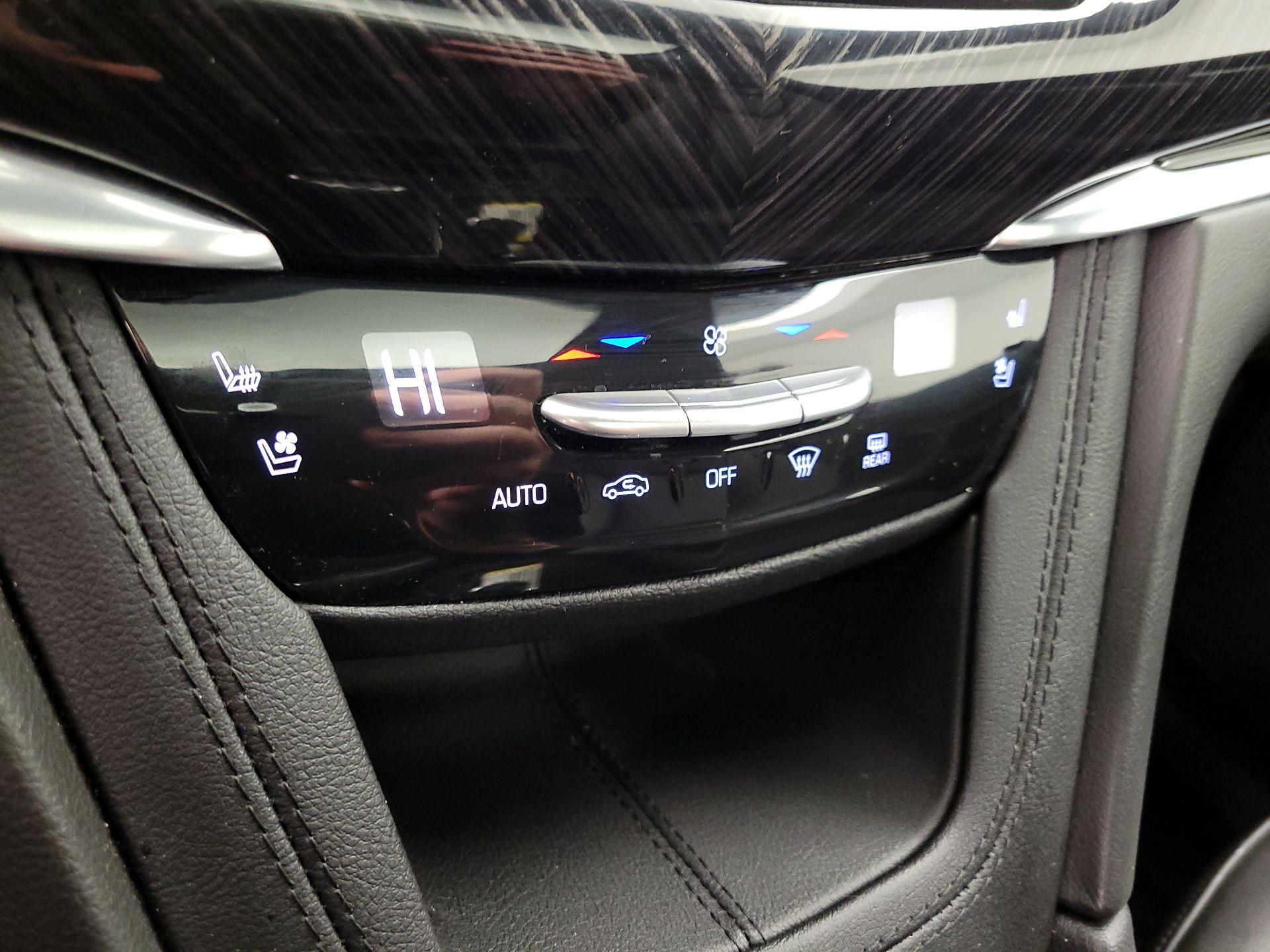 Thumbnail: 2025 Cadillac XT6 - 16