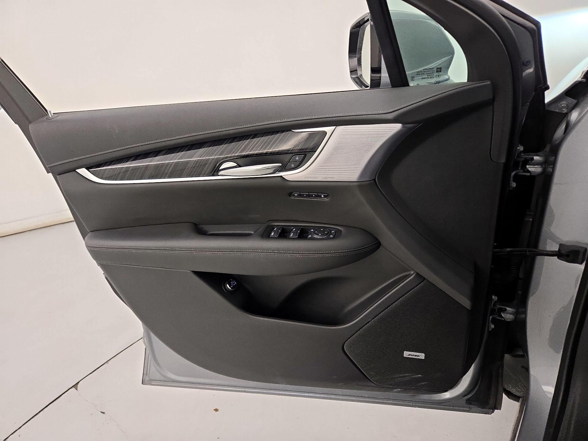 Thumbnail: 2025 Cadillac XT6 - 12