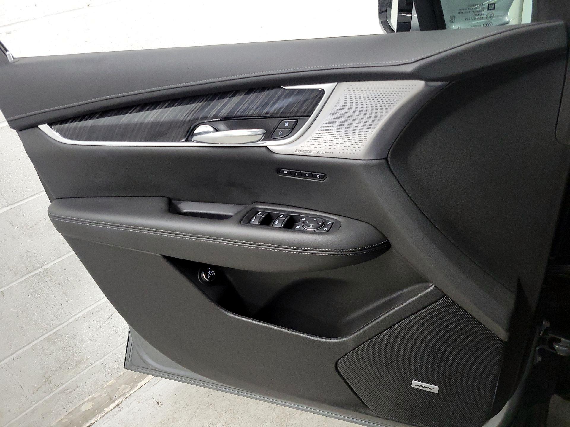 Thumbnail: 2025 Cadillac XT6 - 12