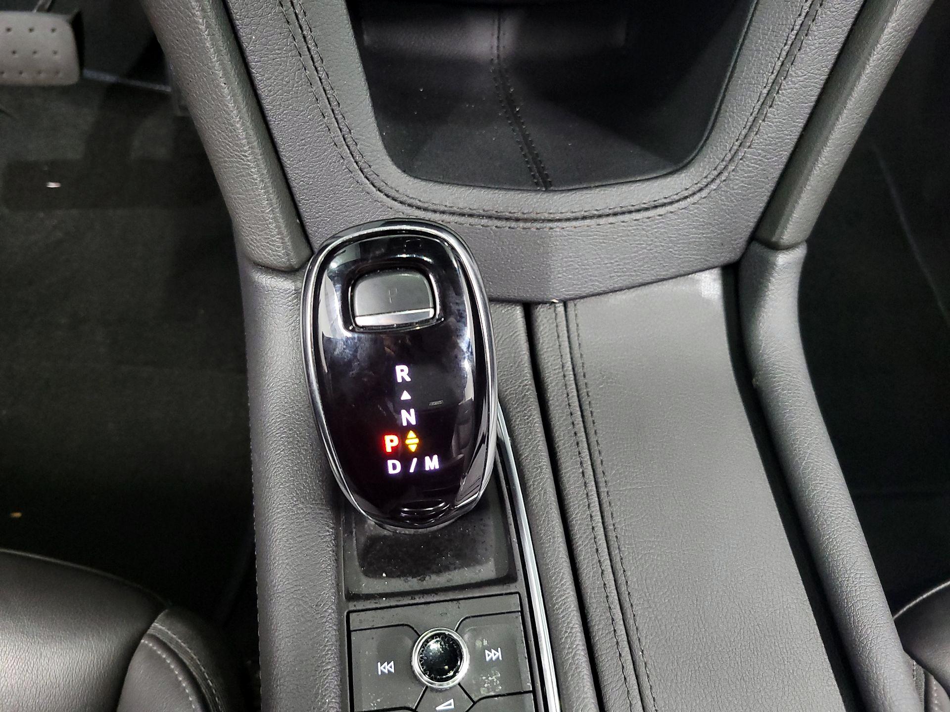 Thumbnail: 2025 Cadillac XT6 - 16