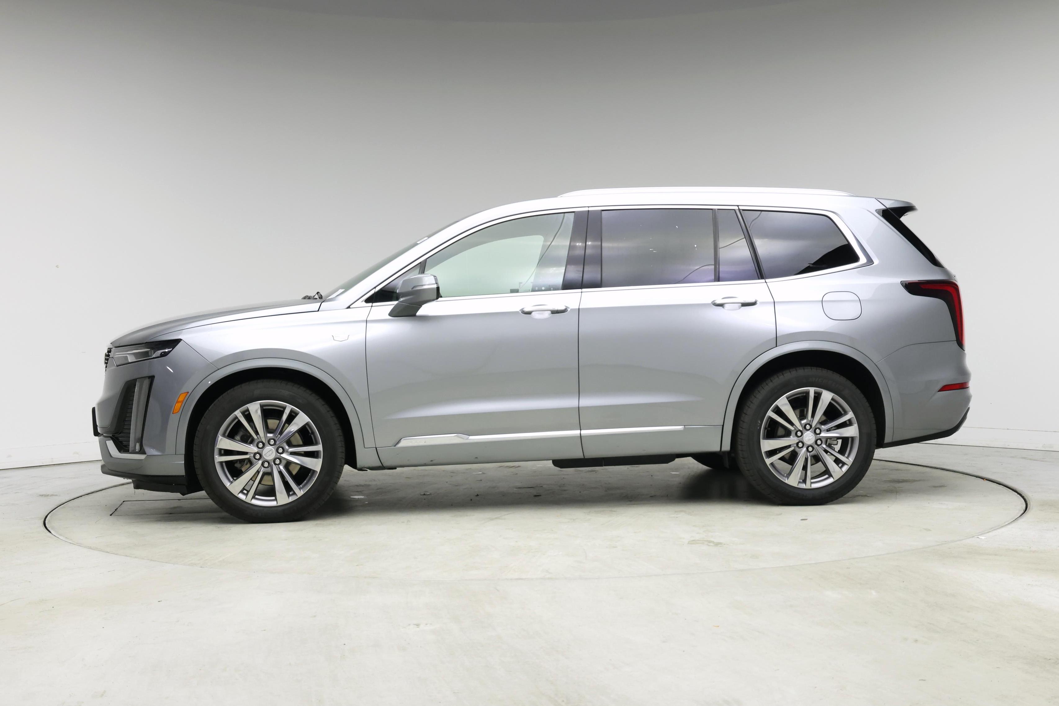 Thumbnail: 2025 Cadillac XT6 - 3