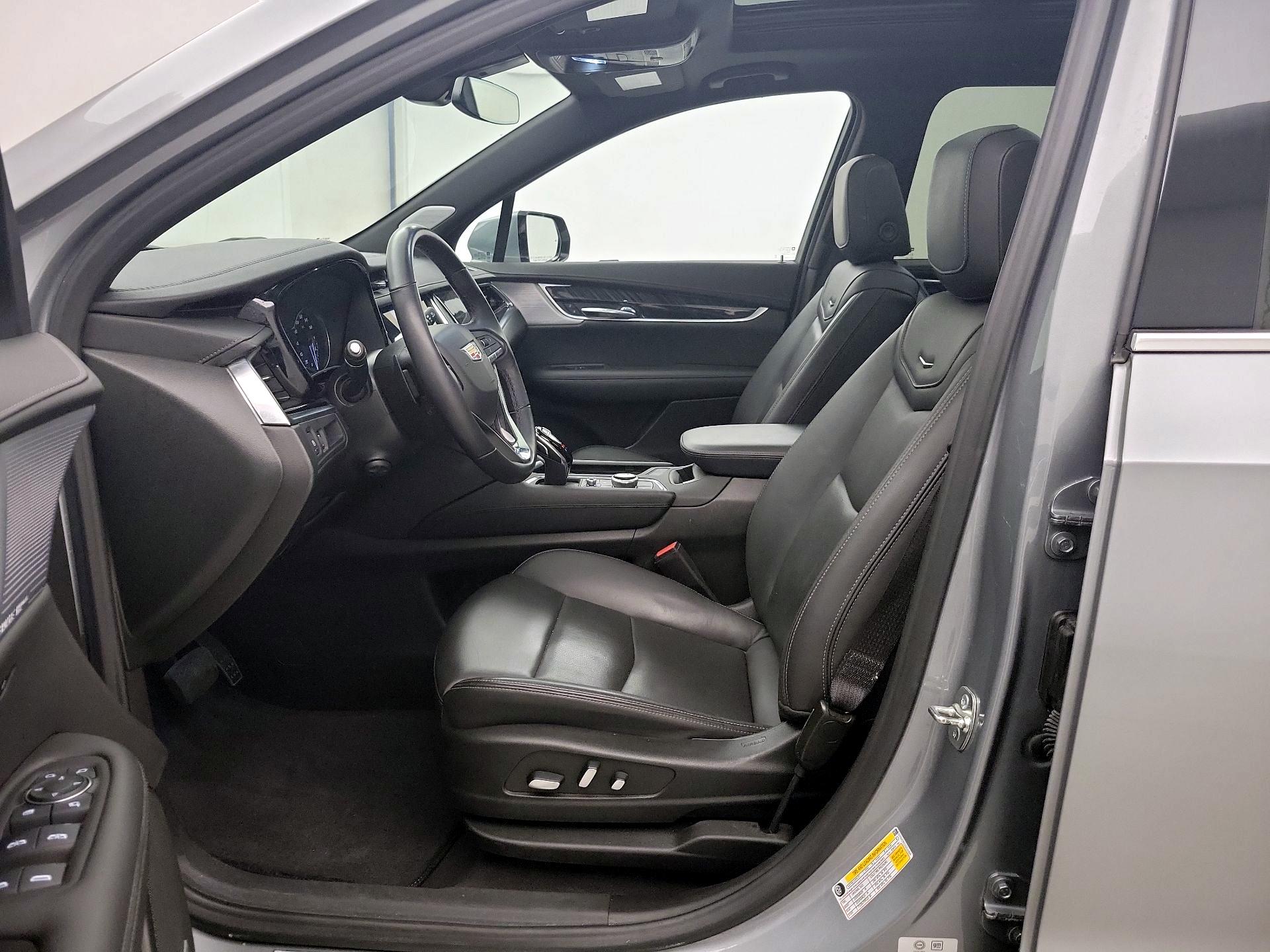 Thumbnail: 2025 Cadillac XT6 - 11