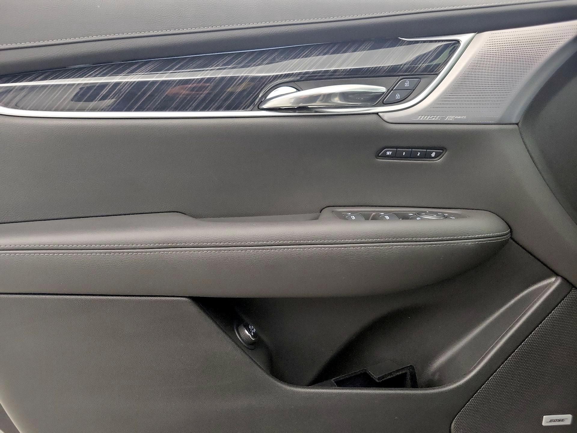 Thumbnail: 2025 Cadillac XT6 - 12