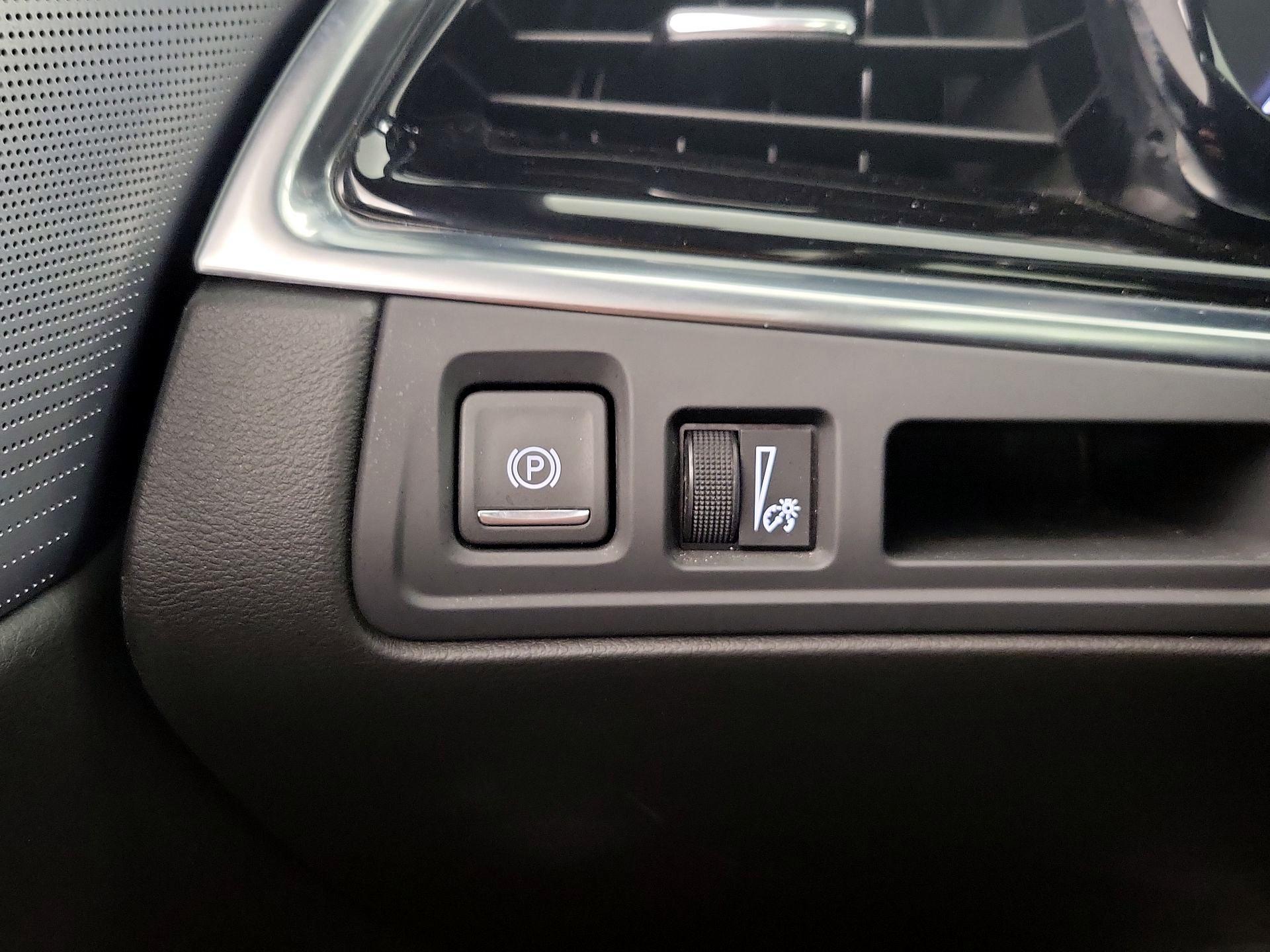 Thumbnail: 2025 Cadillac XT6 - 13