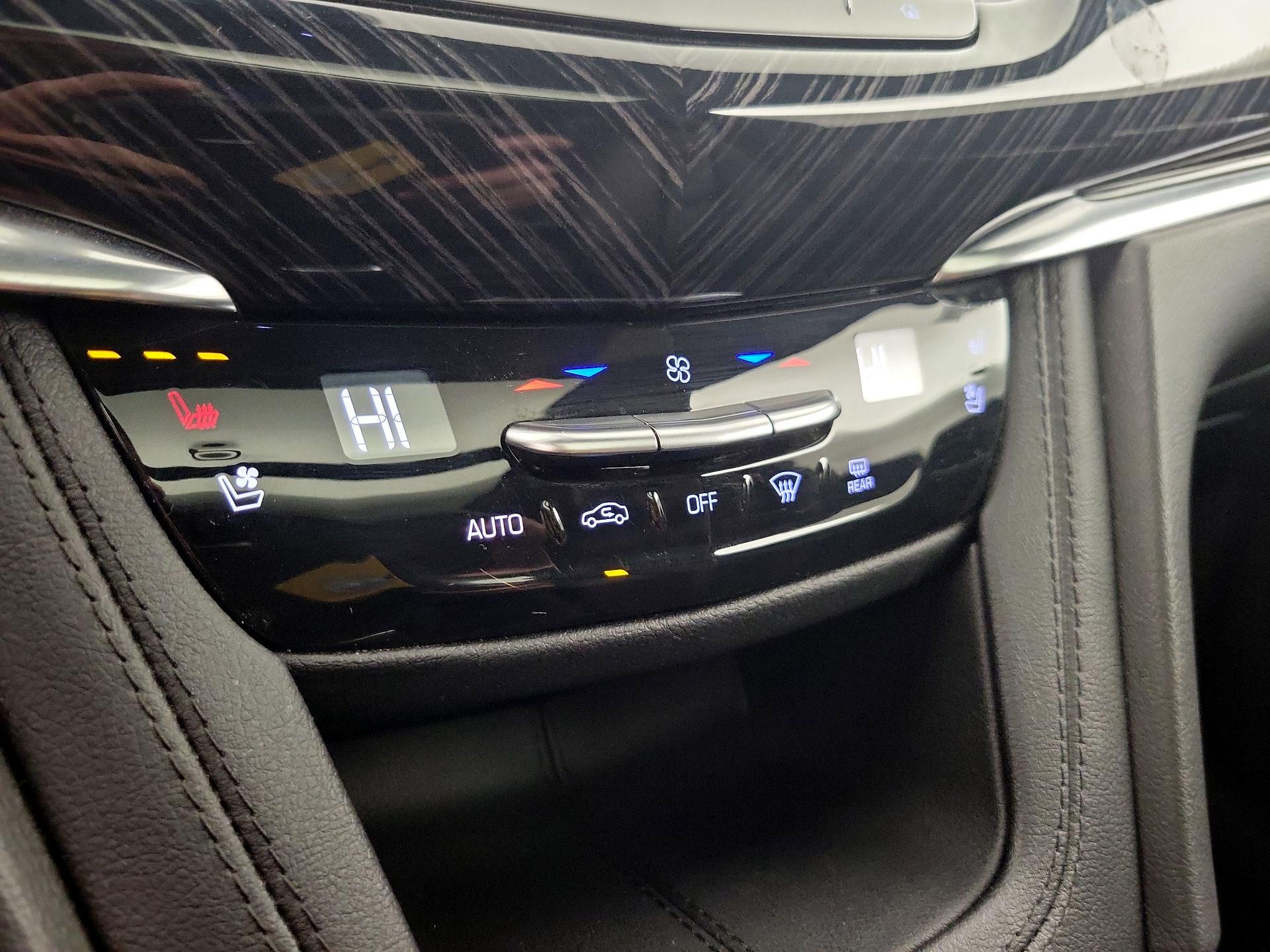 Thumbnail: 2025 Cadillac XT6 - 16