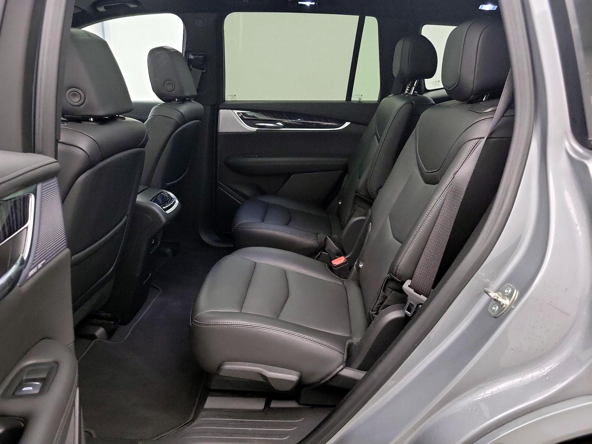 Thumbnail: 2025 Cadillac XT6 - 20