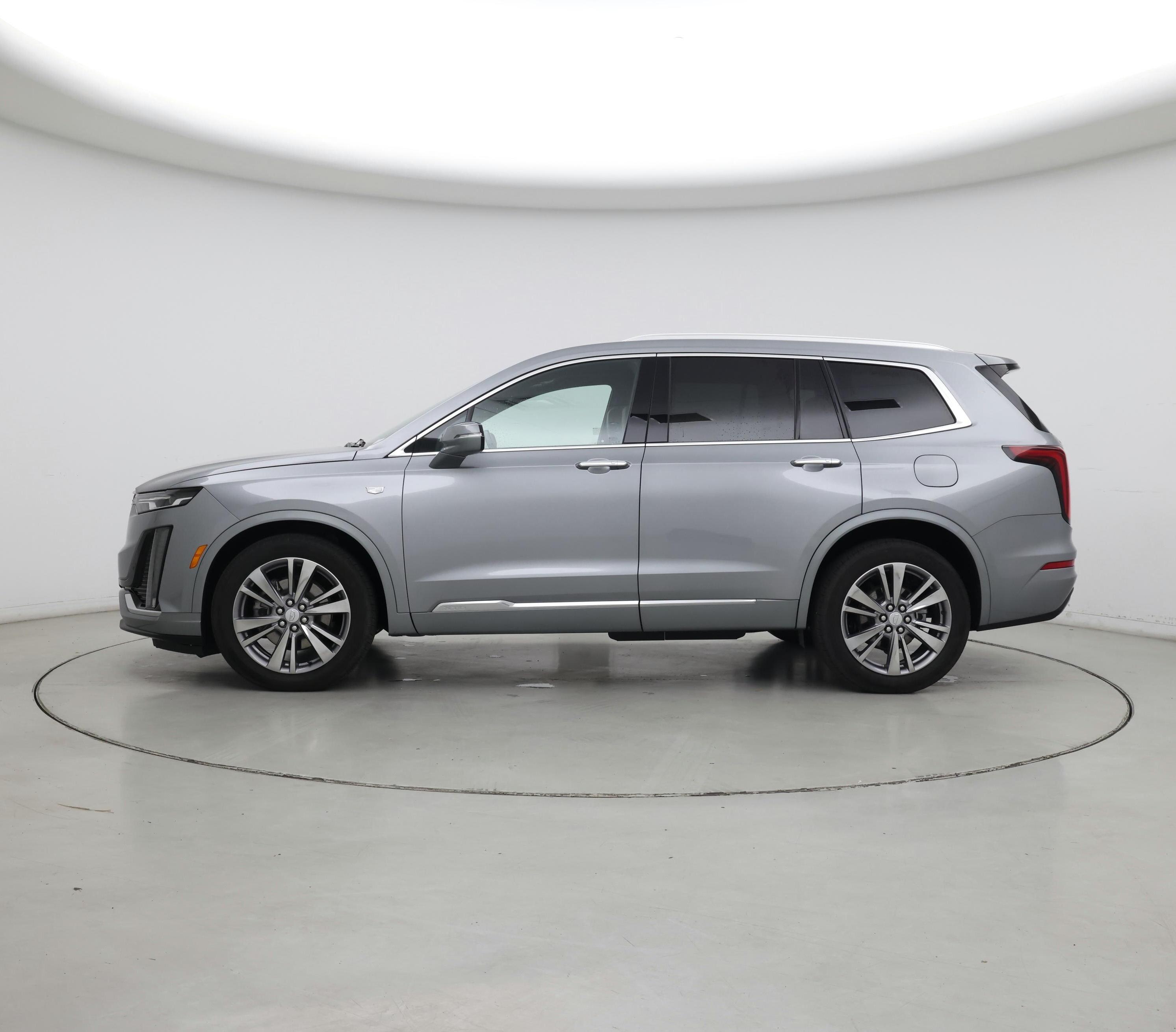 Thumbnail: 2025 Cadillac XT6 - 3