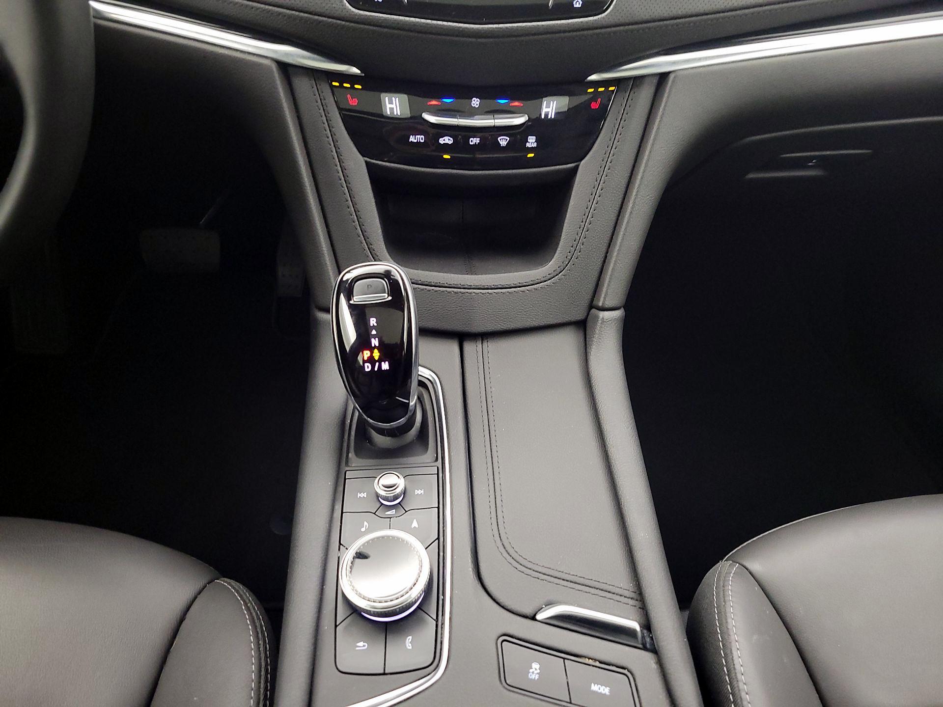 Thumbnail: 2025 Cadillac XT5 - 17