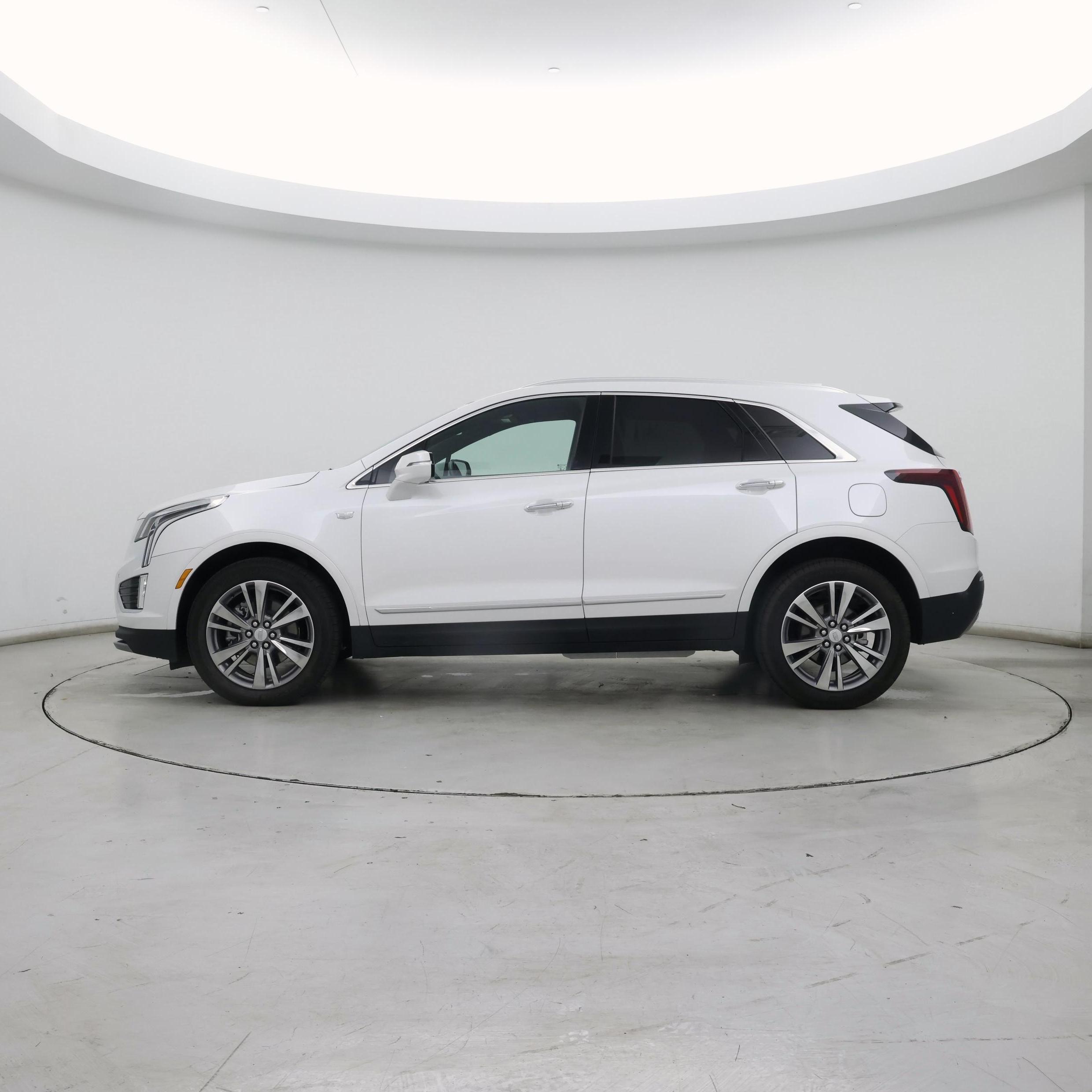 Thumbnail: 2025 Cadillac XT5 - 3