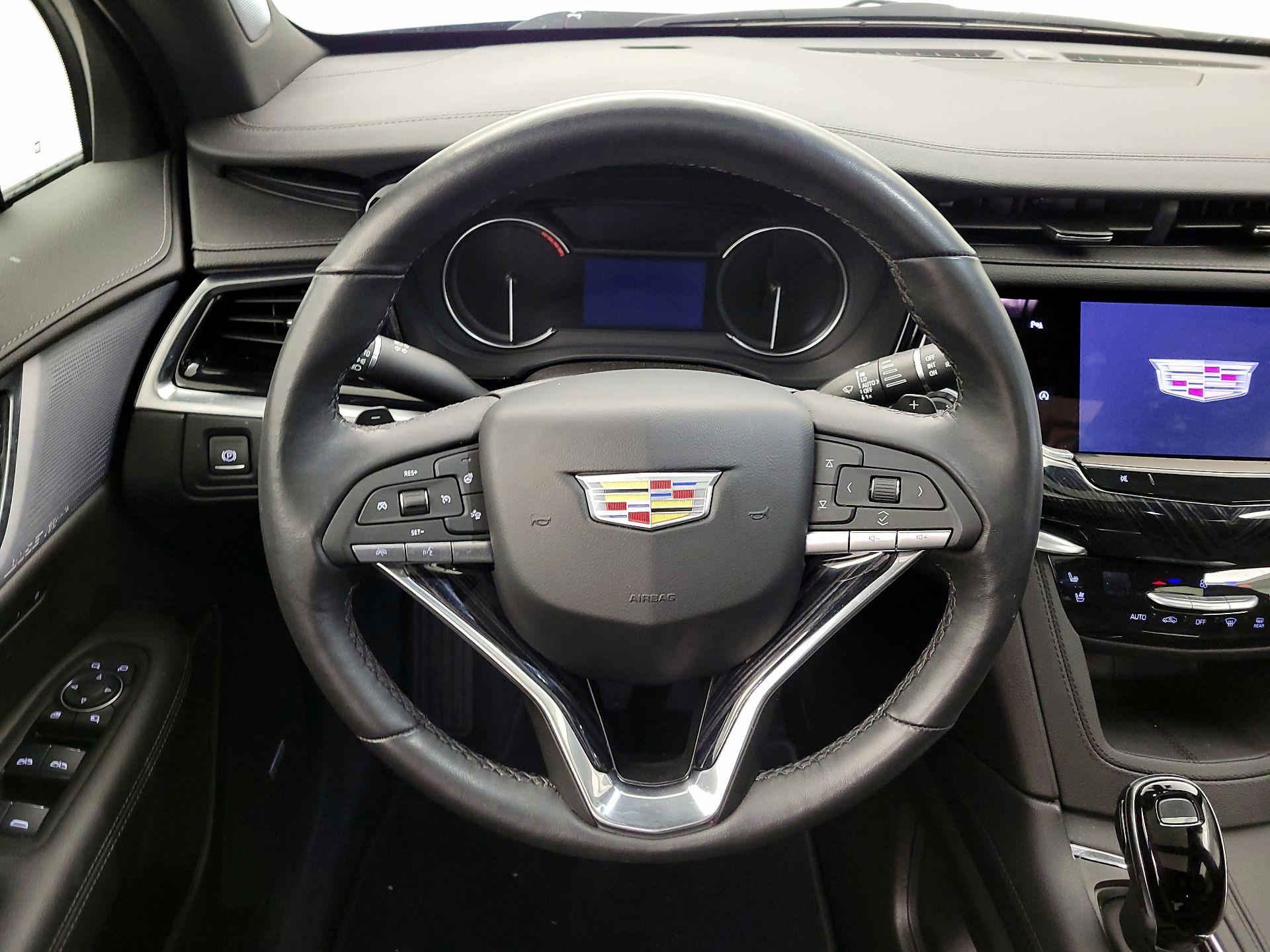 Thumbnail: 2025 Cadillac XT6 - 10