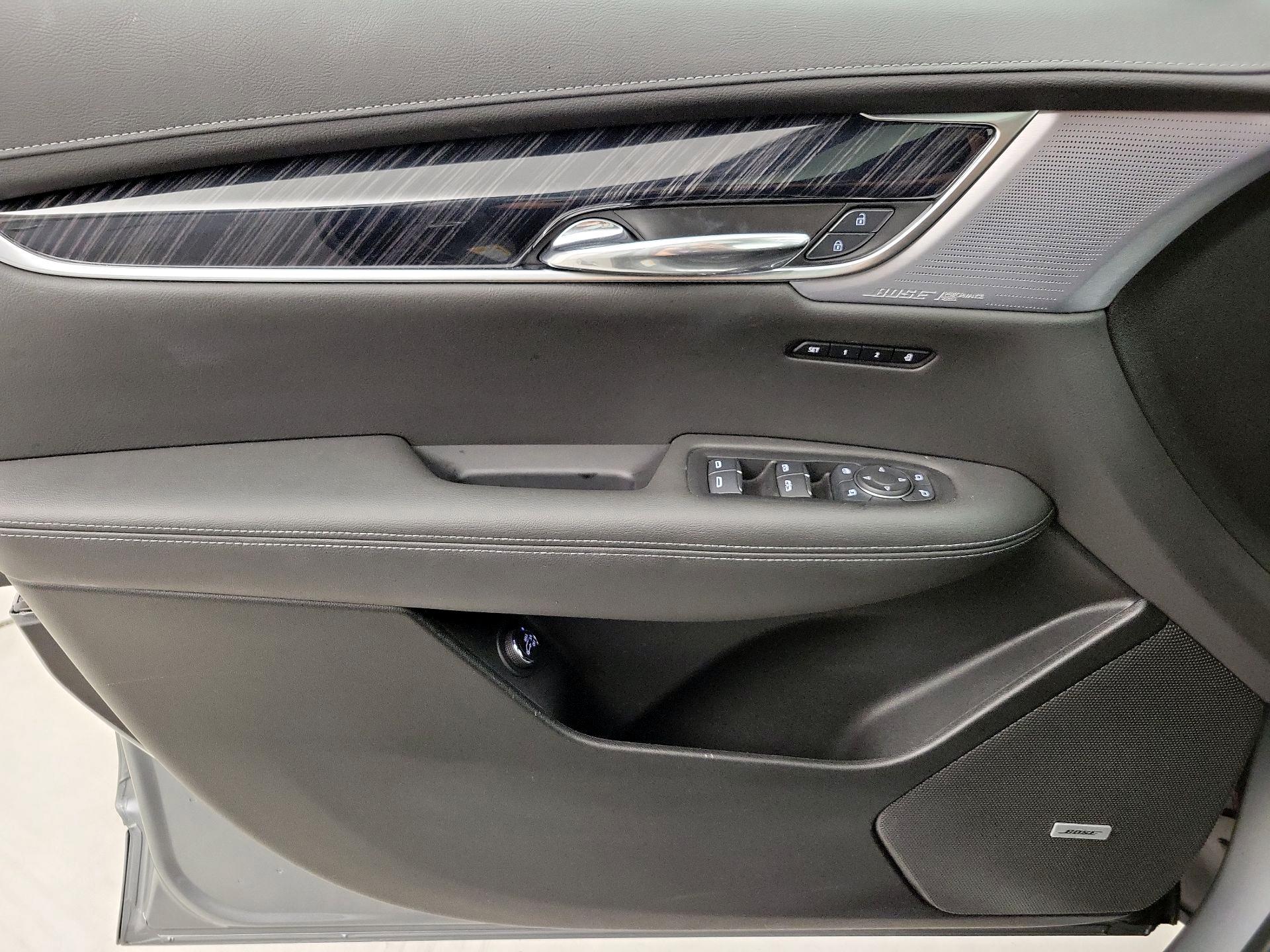 Thumbnail: 2025 Cadillac XT6 - 12