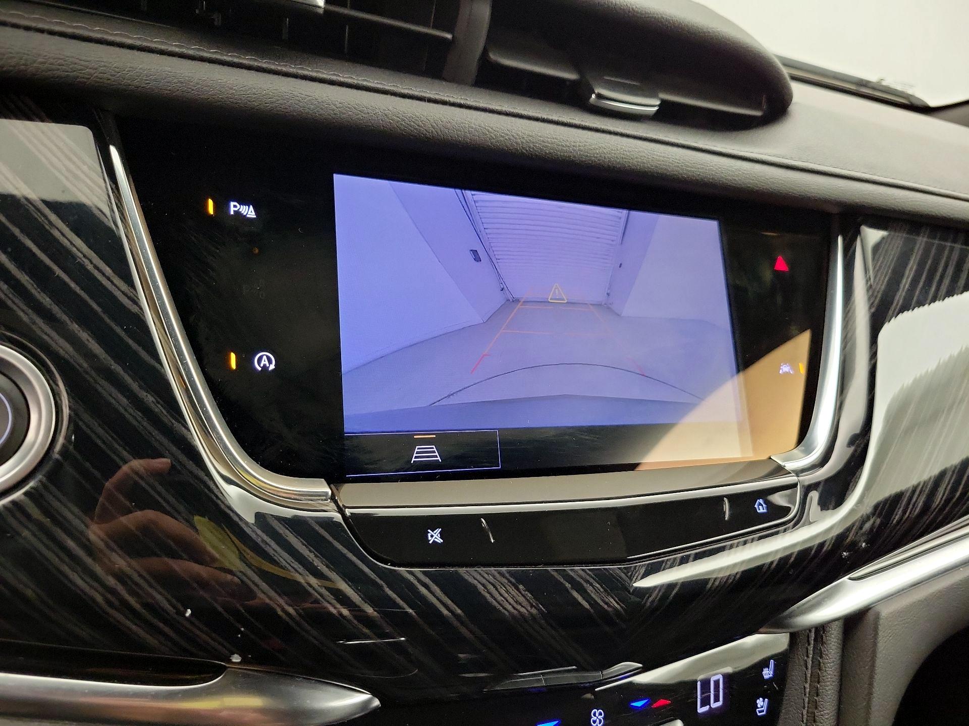 Thumbnail: 2025 Cadillac XT6 - 15