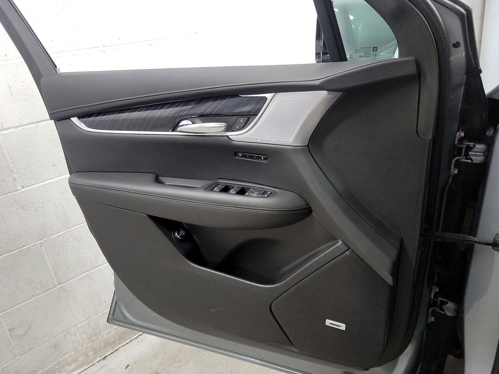 Thumbnail: 2025 Cadillac XT6 - 12