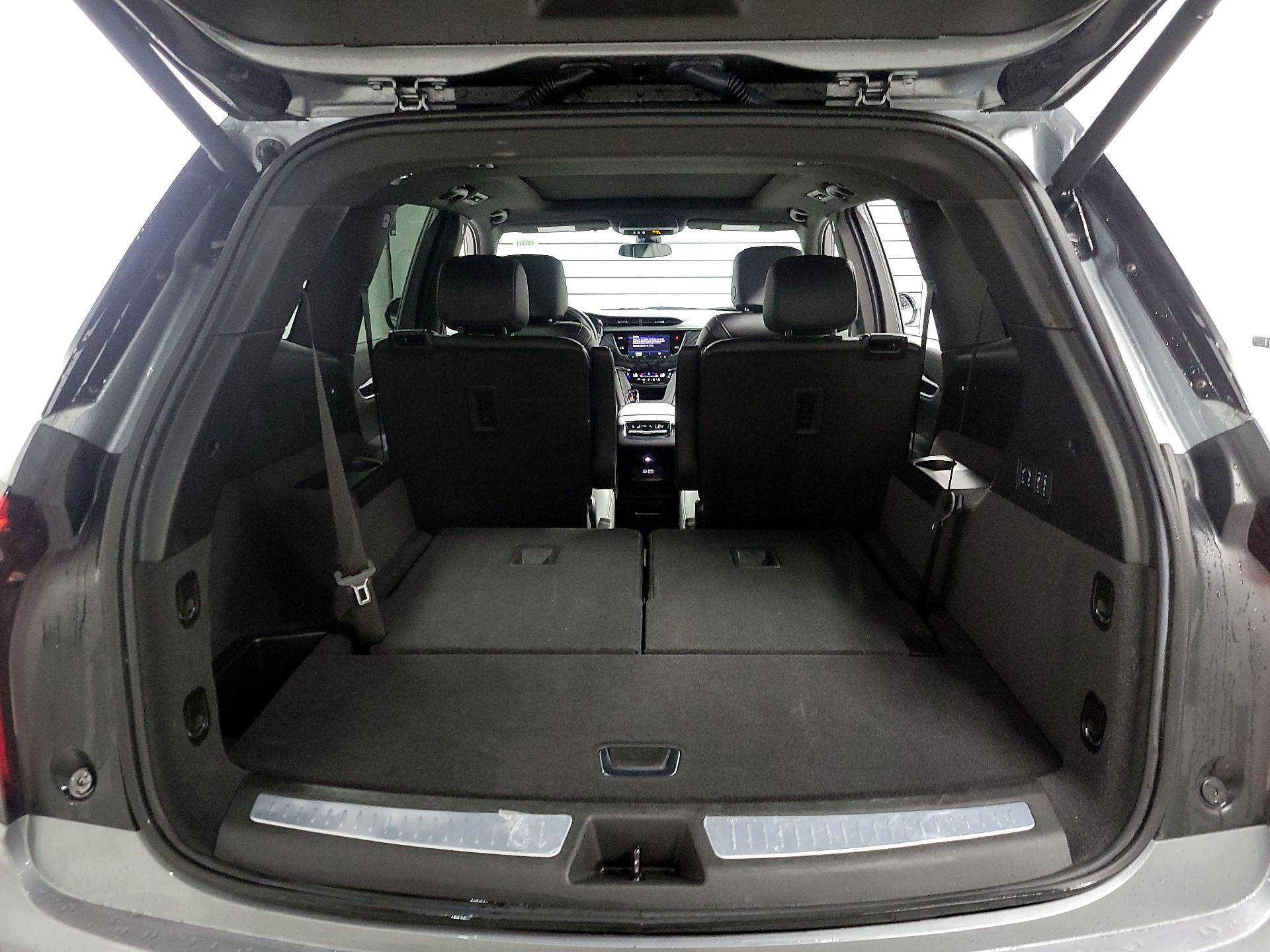 Thumbnail: 2025 Cadillac XT6 - 18