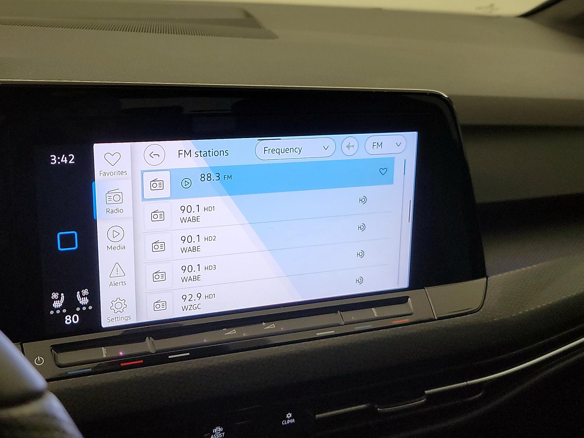 Thumbnail: 2022 Volkswagen Golf - 15