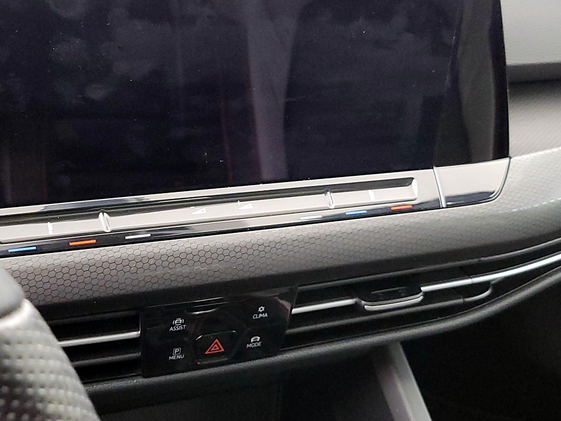 Thumbnail: 2022 Volkswagen Golf - 16