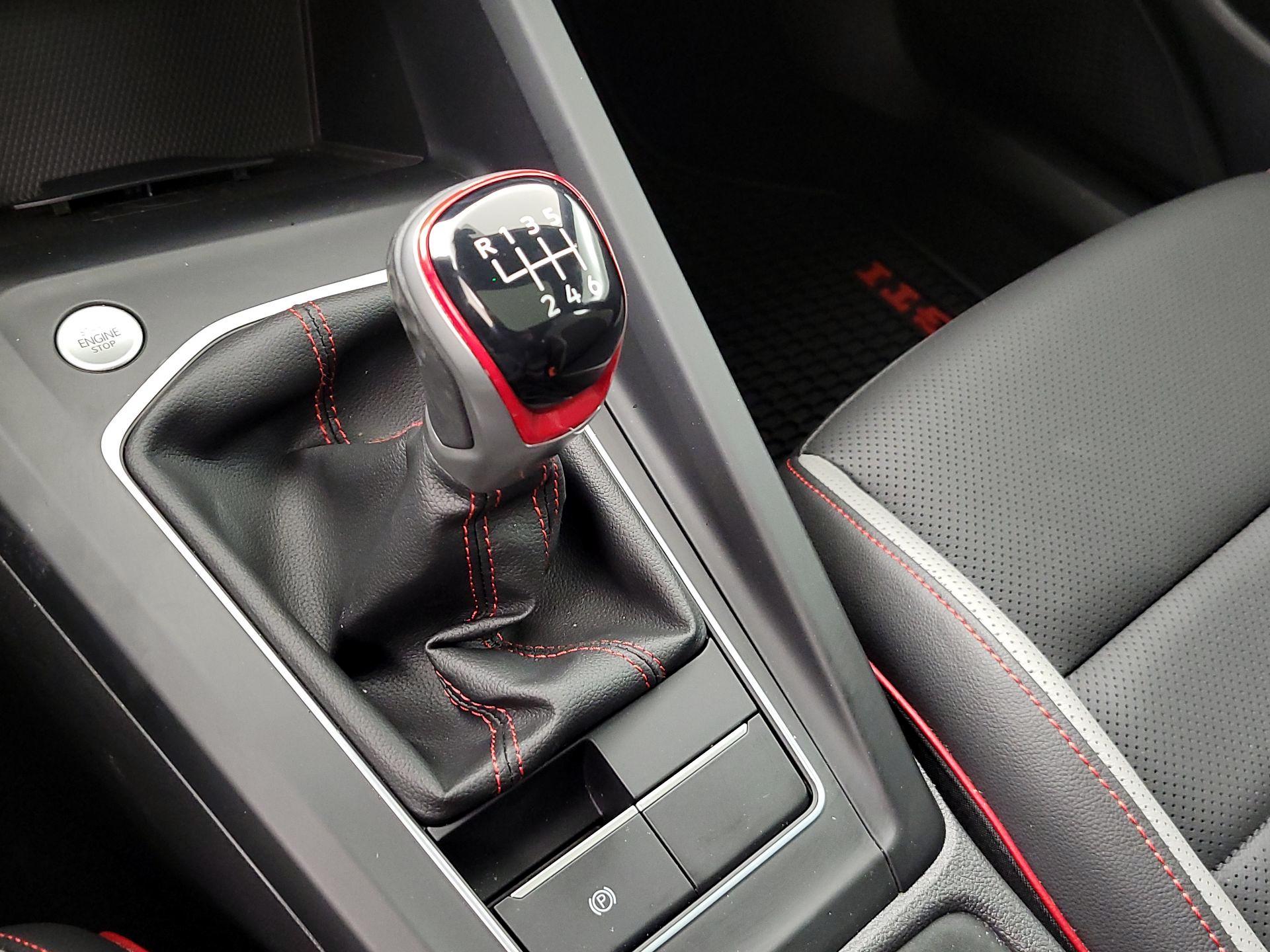 Thumbnail: 2022 Volkswagen Golf - 17