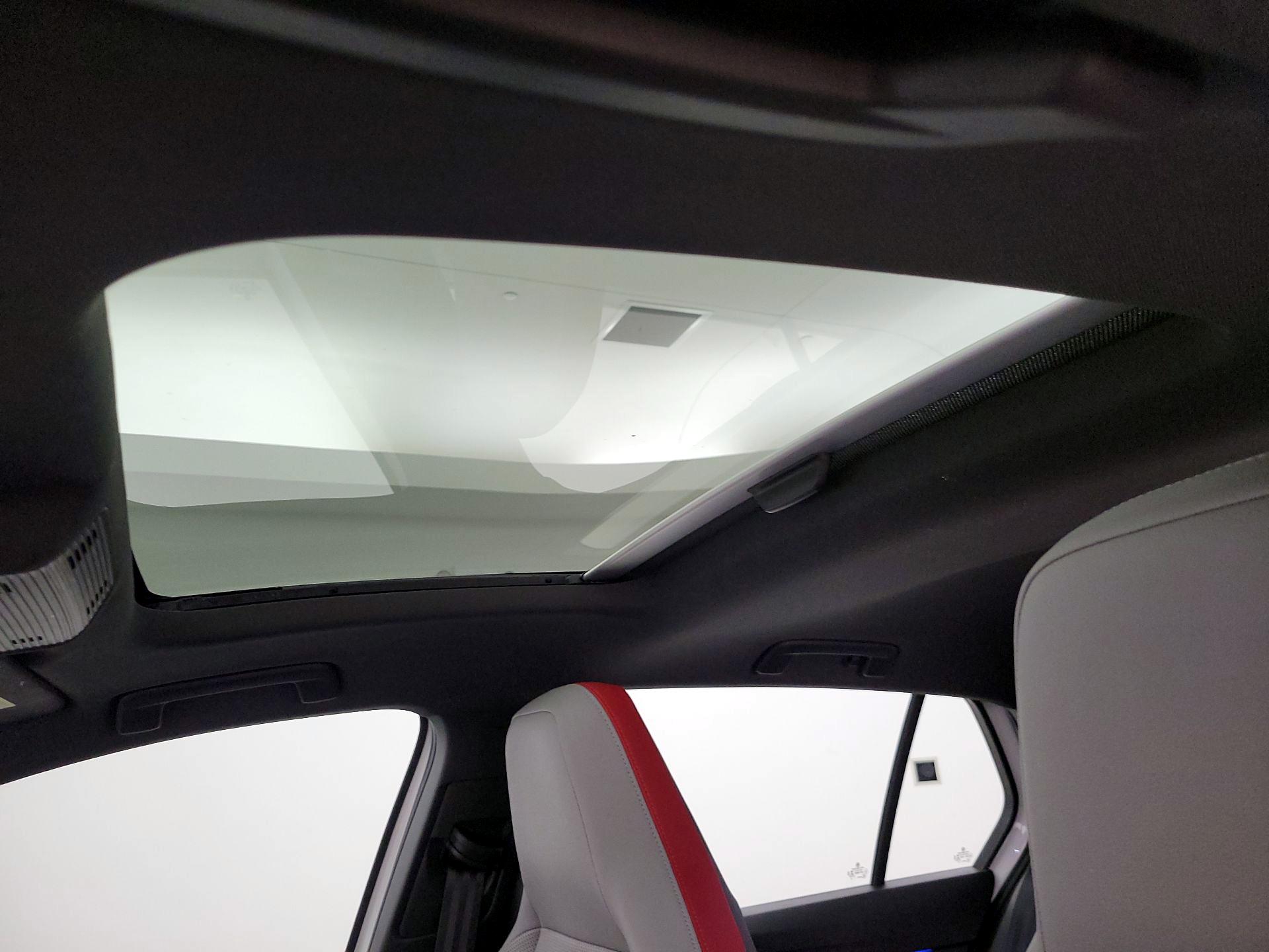 Thumbnail: 2022 Volkswagen Golf - 19