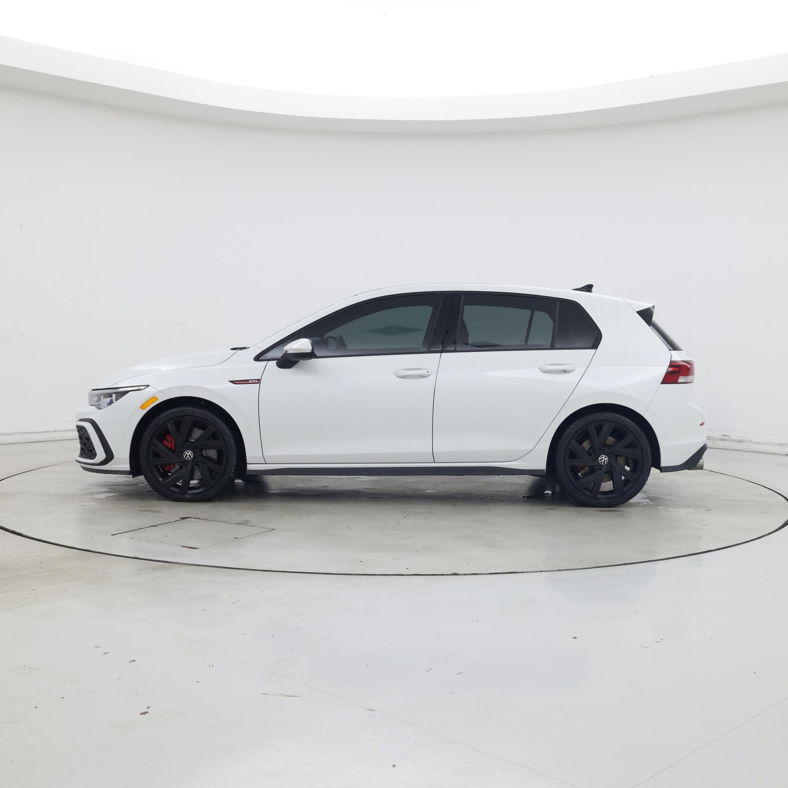 Thumbnail: 2022 Volkswagen Golf - 3